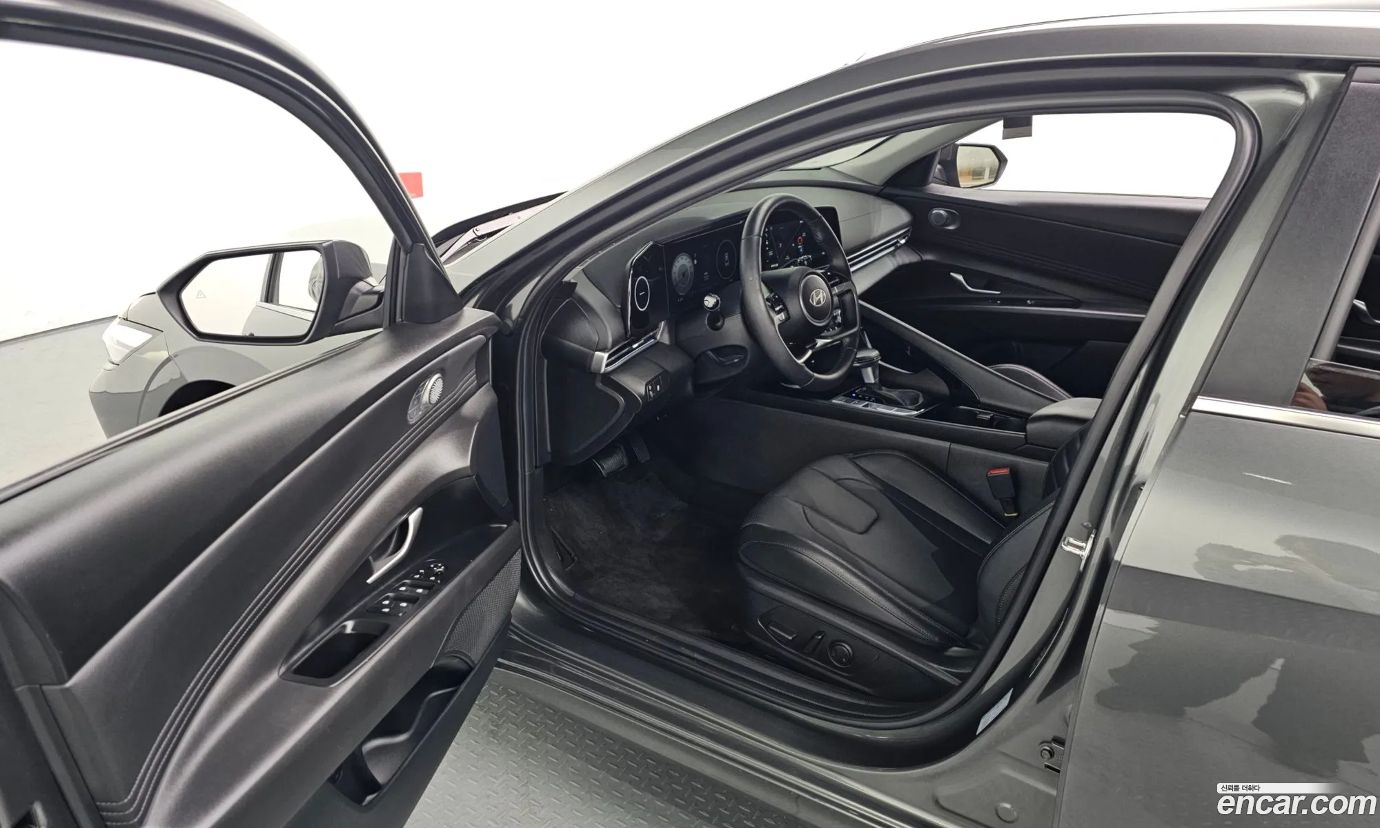 Hyundai Elantra 2024 — 4