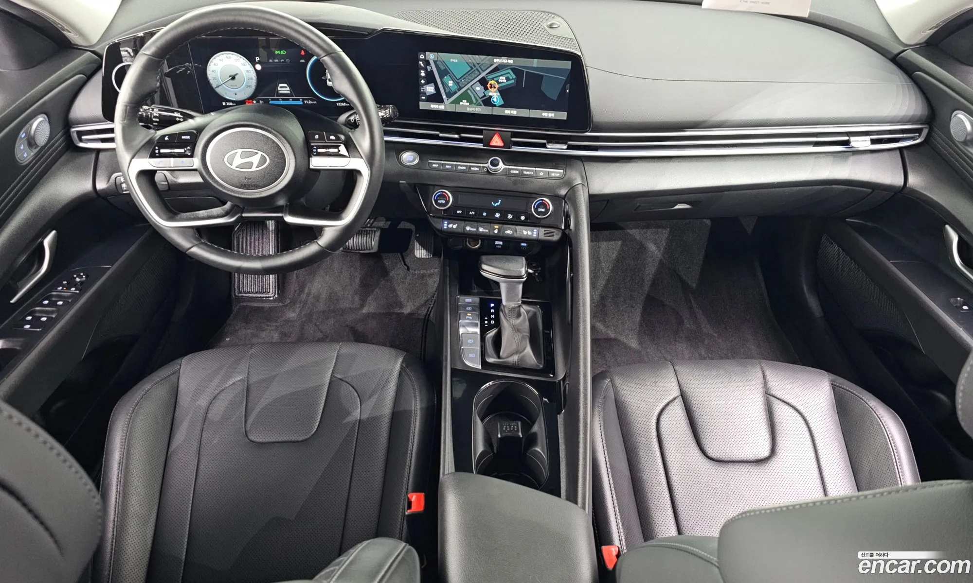 Hyundai Elantra 2024 — 16