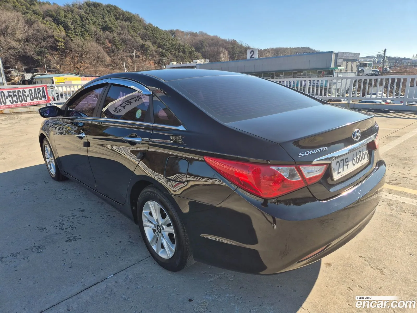 Hyundai YF Sonata 2011 — 11