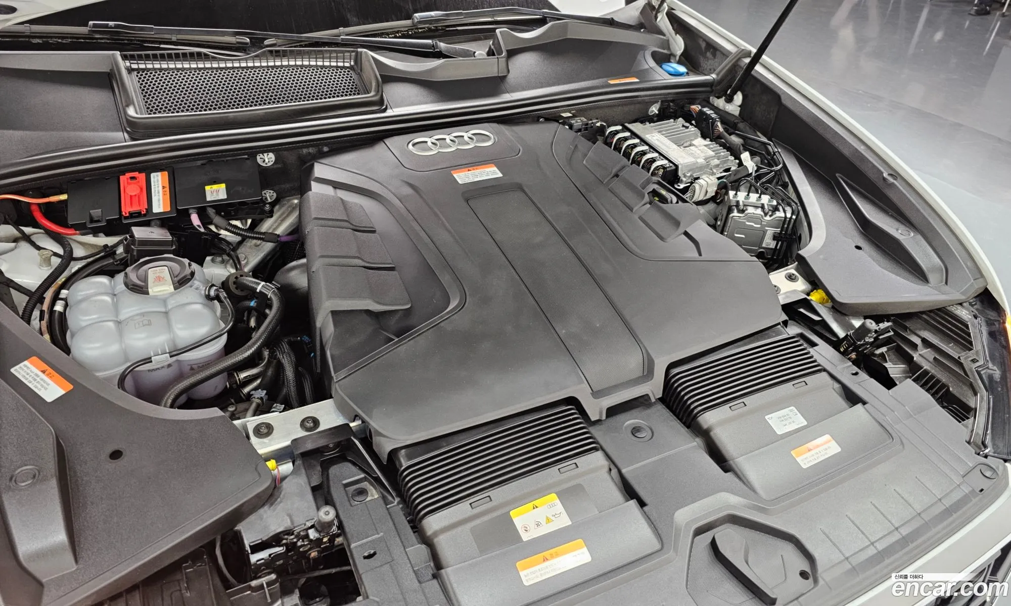 Audi Q8 2023 — 9