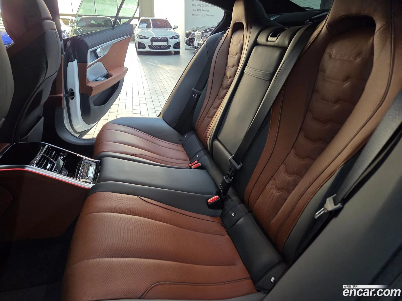 BMW 8 Series 2023 — 6