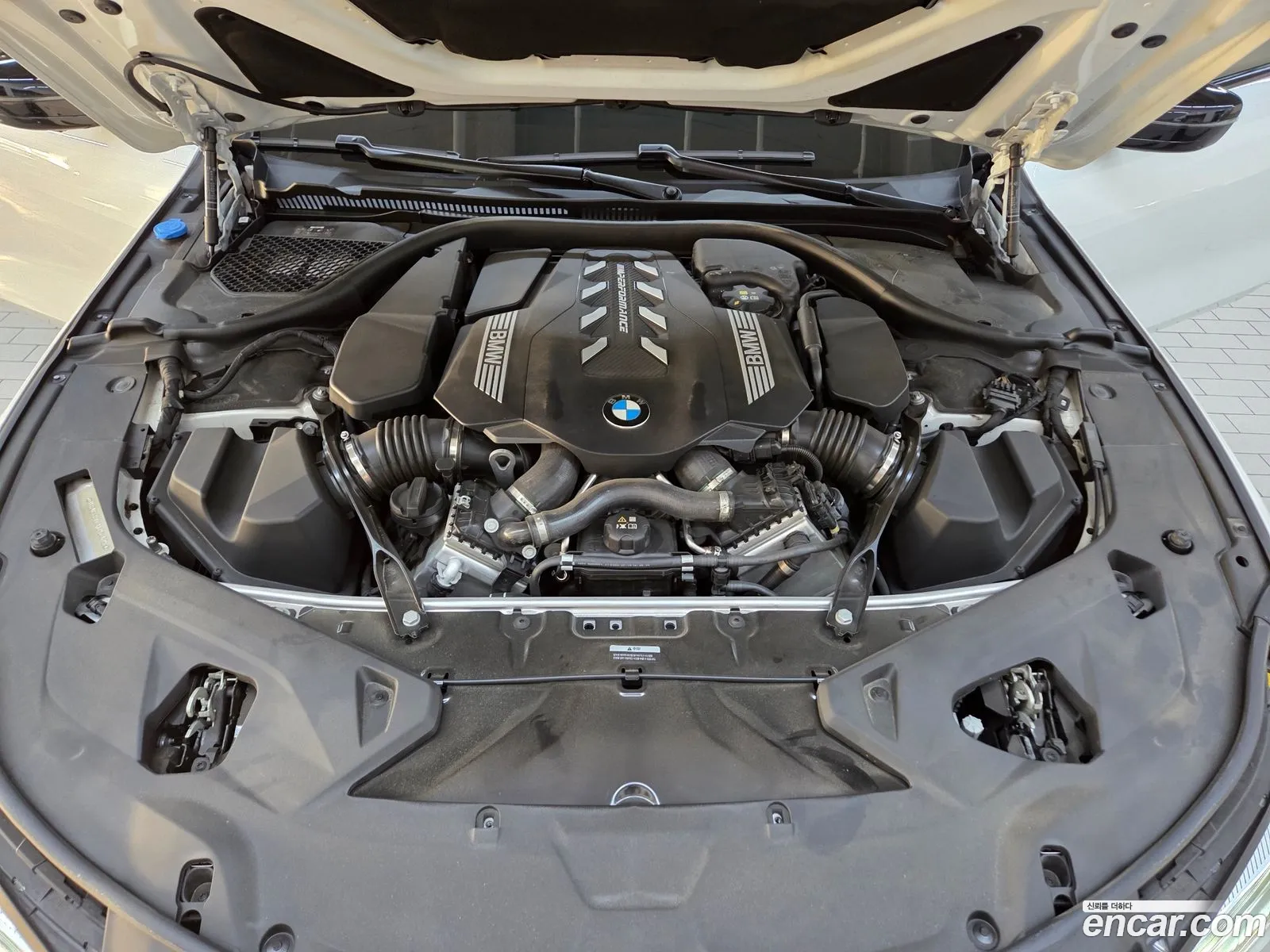 BMW 8 Series 2023 — 15