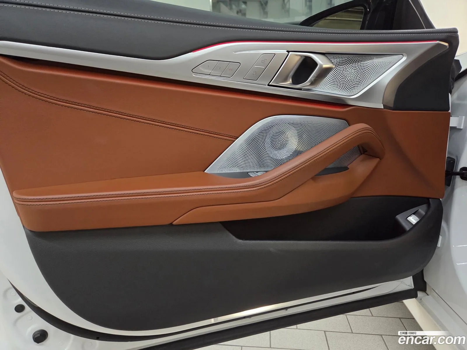 BMW 8 Series 2023 — 10