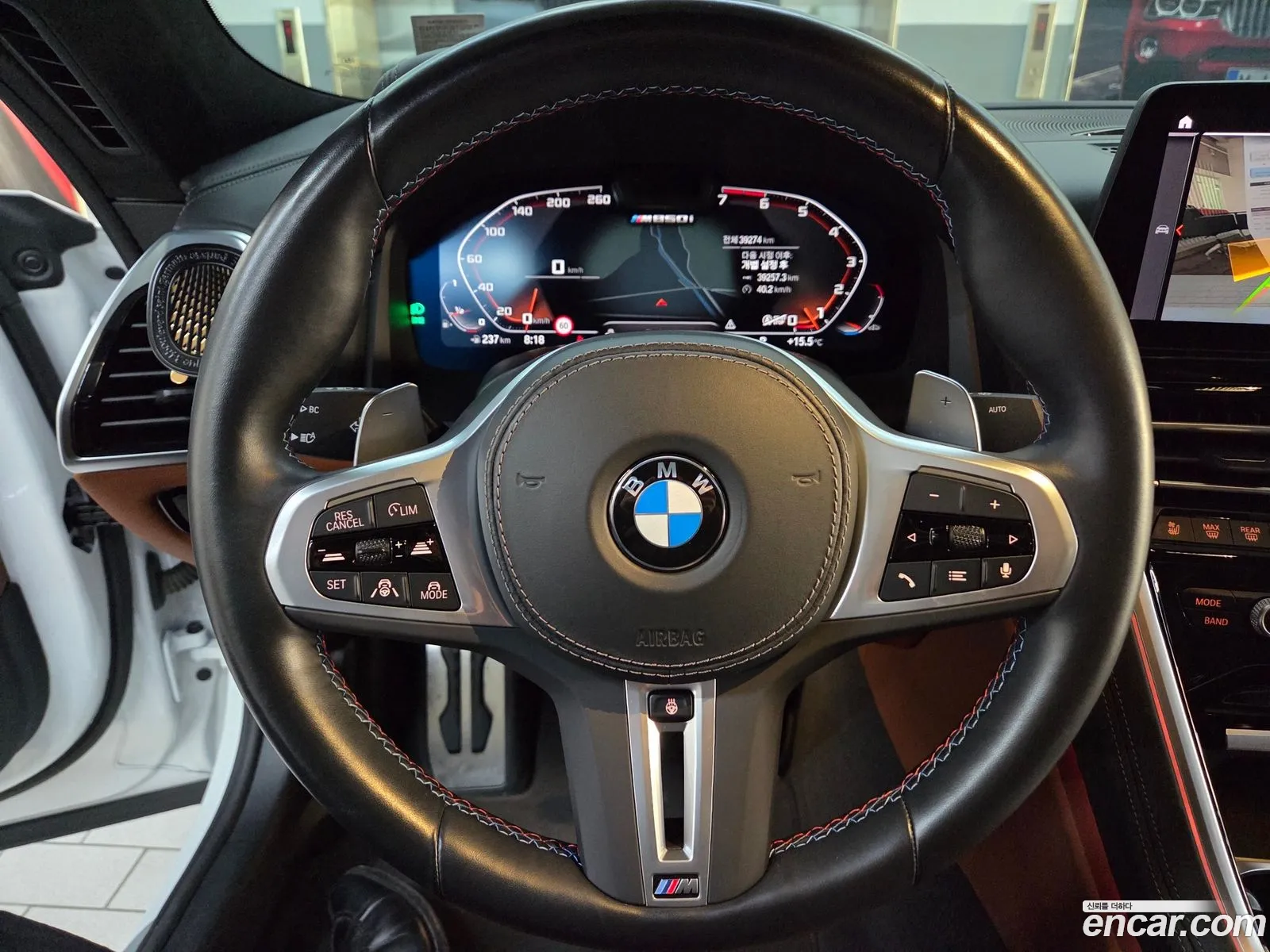 BMW 8 Series 2023 — 19
