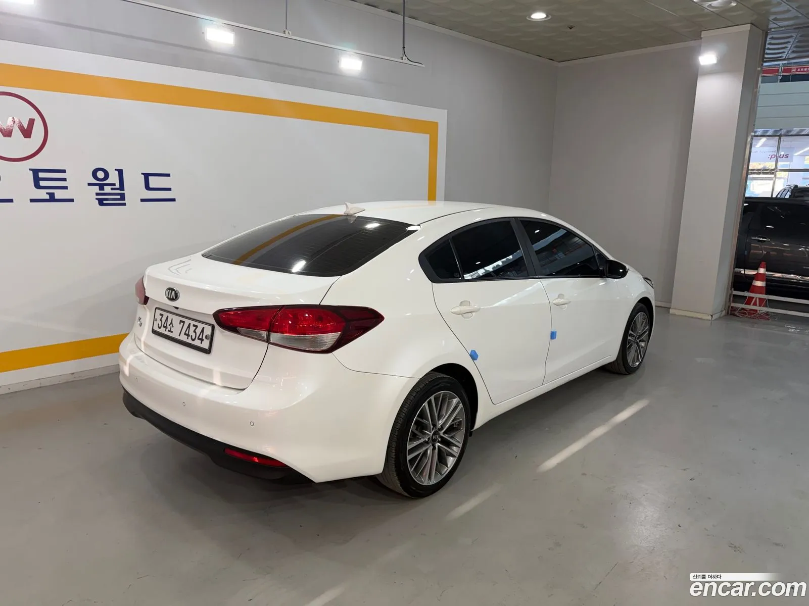 Kia K3 2017 — 19