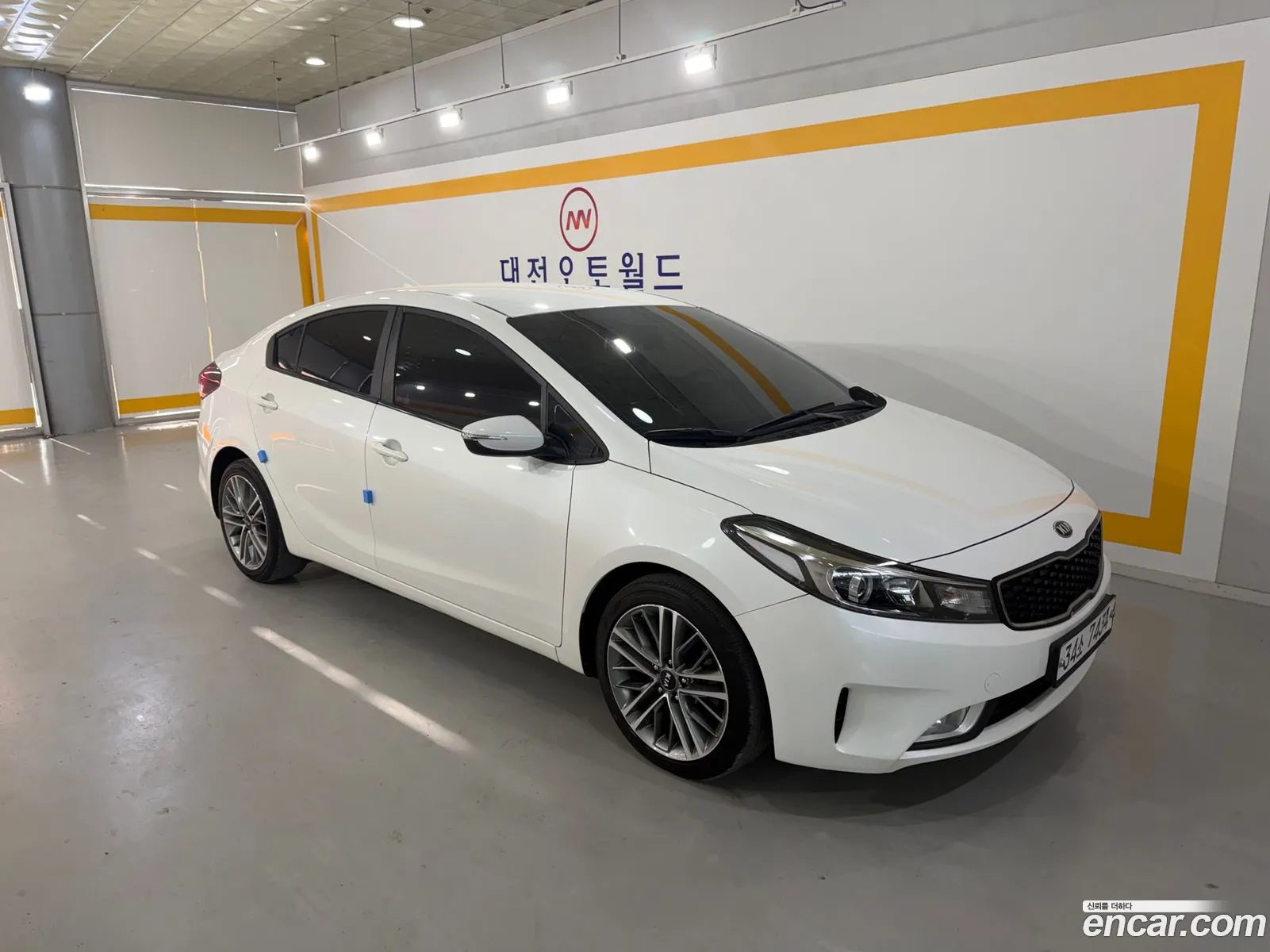 Kia K3 2017 — 14
