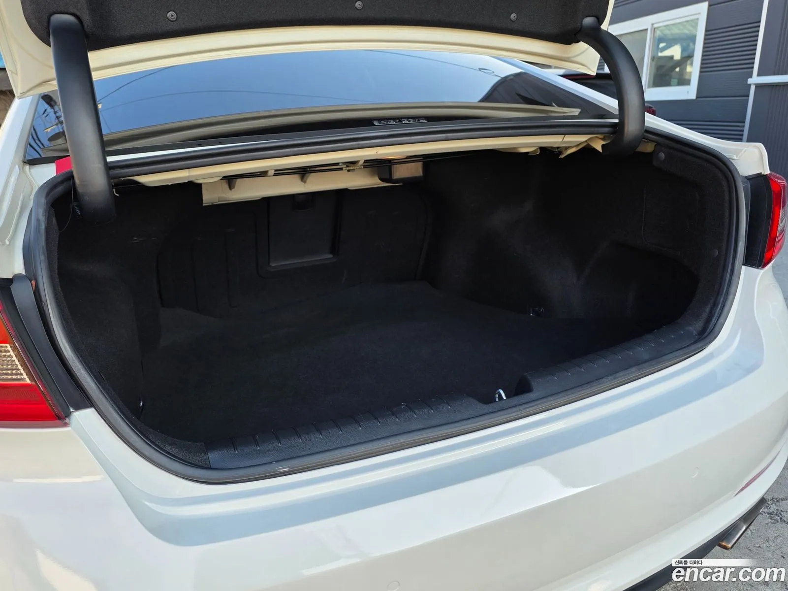 Hyundai LF Sonata 2014 — 16
