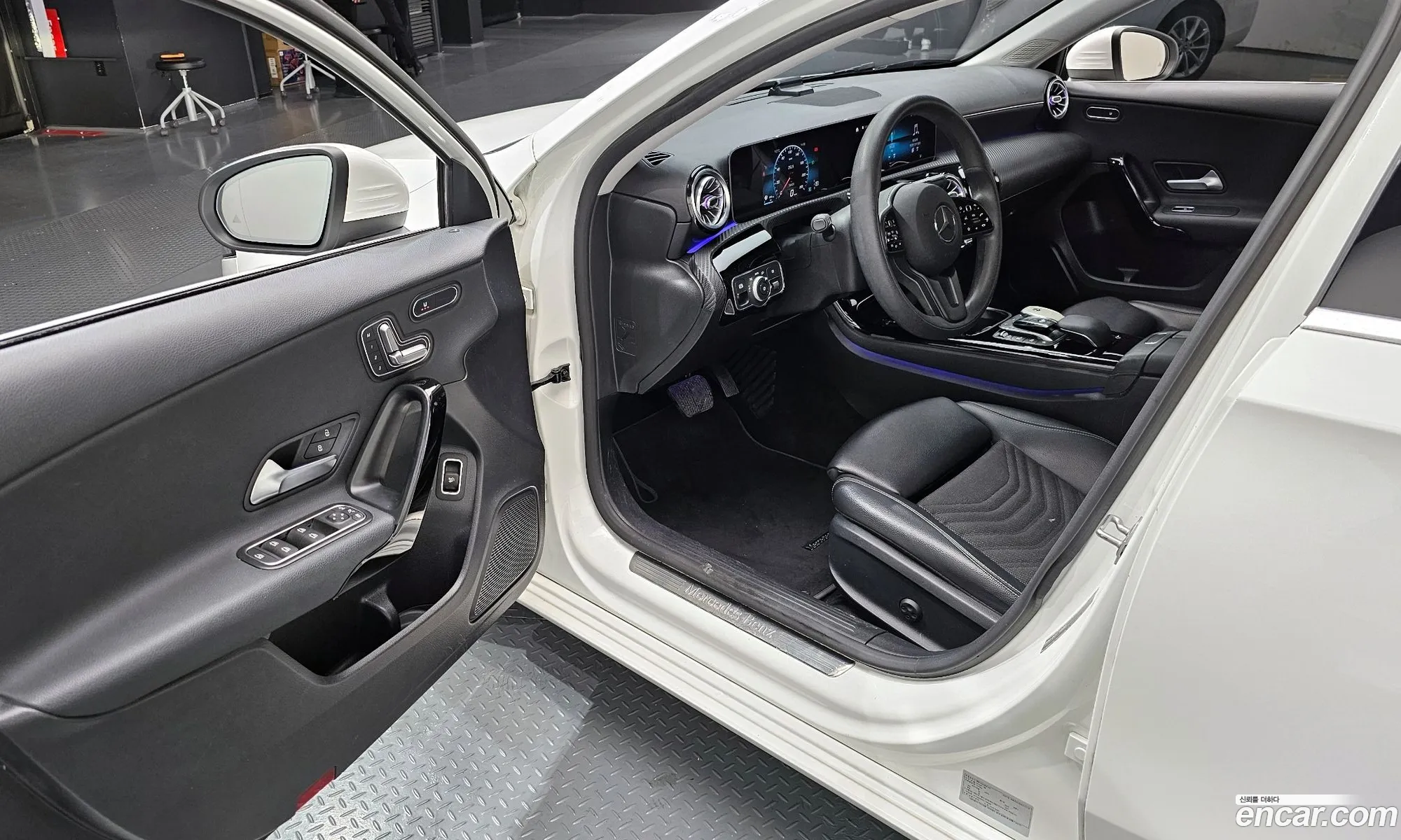 Mercedes-Benz A-Class W177 2020 — 15