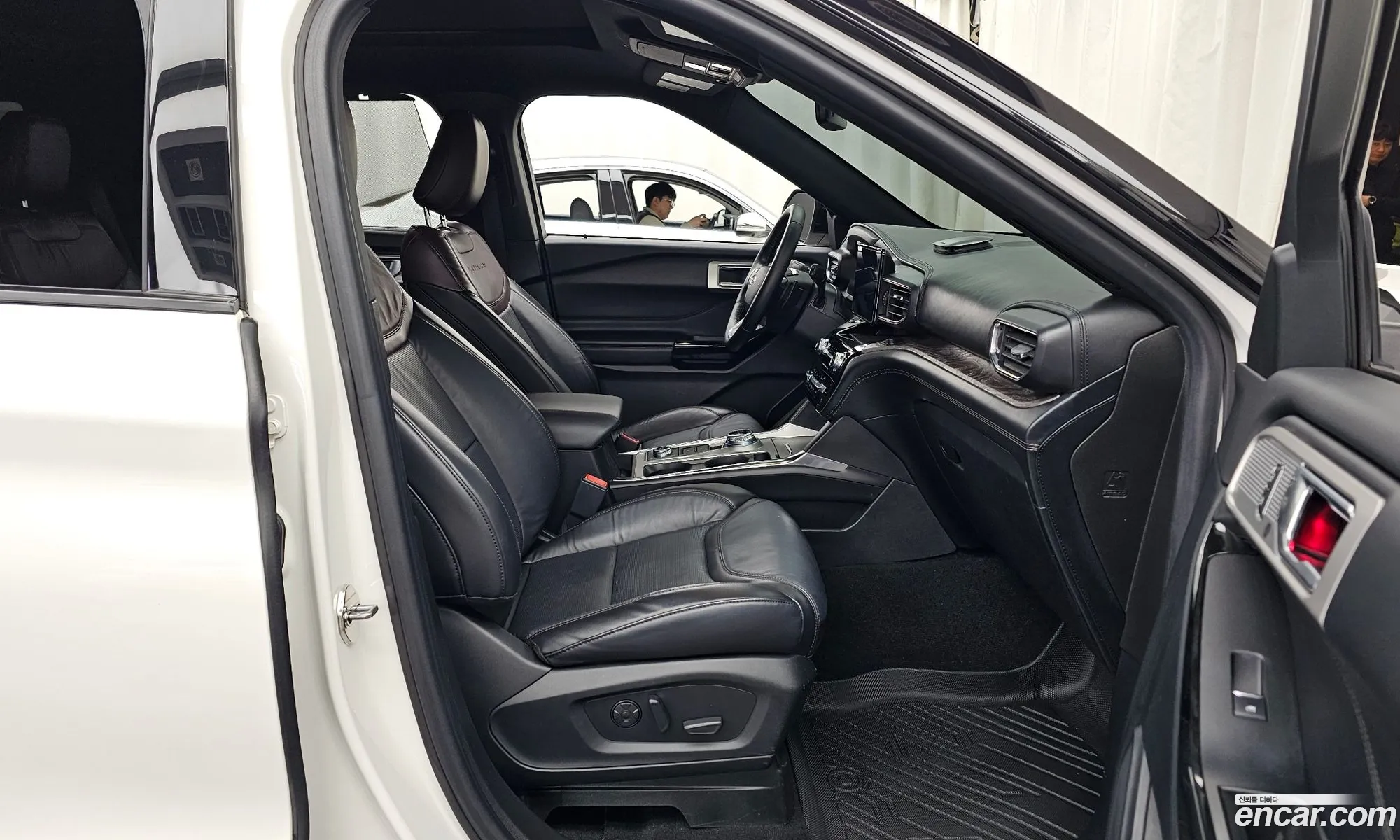 Ford Explorer 6th Gen 2021 1FM5K8HC8MGB48418 — 20