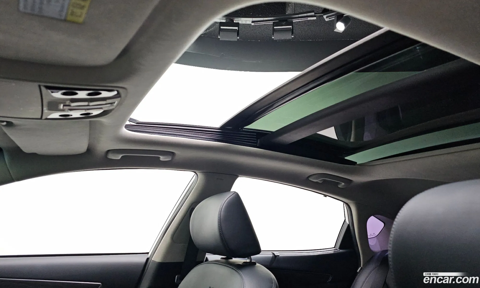 Kia K7 Premier Hybrid 2019 — 16
