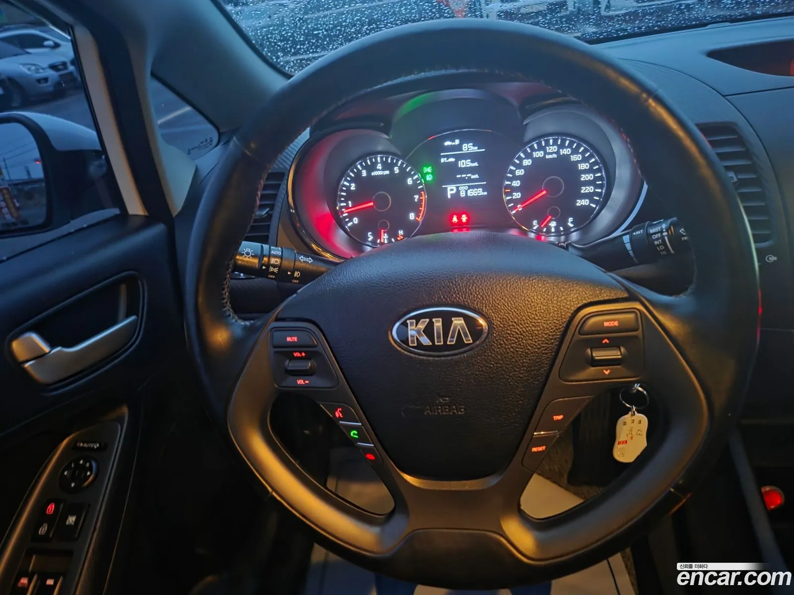 Kia K3 2014 — 12