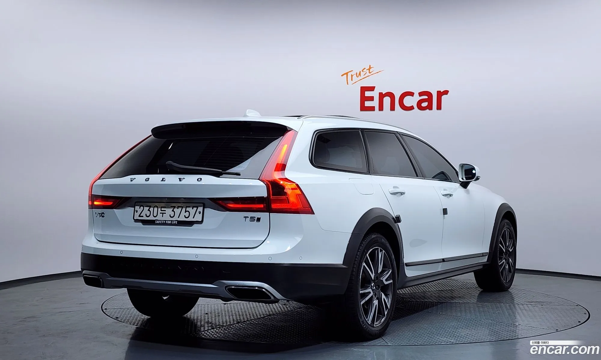 Volvo V90 Cross Country 2018 — 11