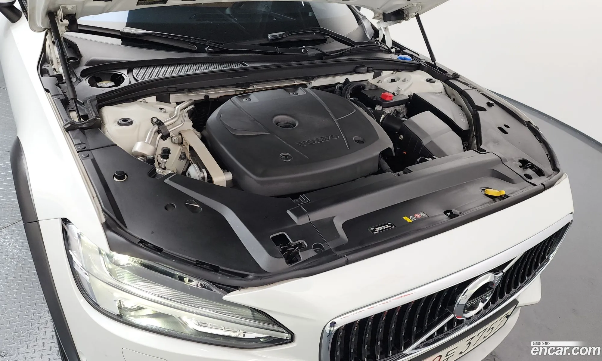 Volvo V90 Cross Country 2018 — 2