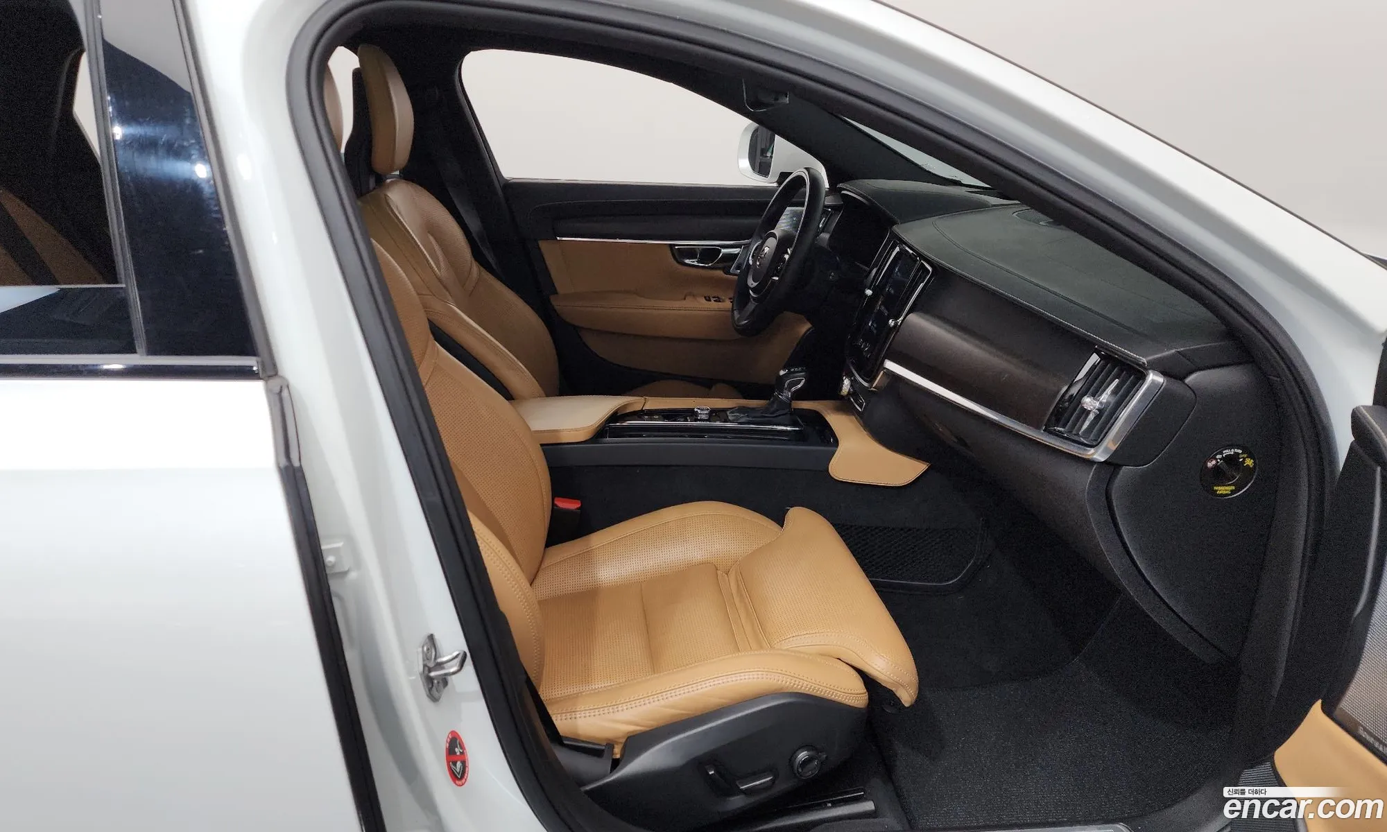 Volvo V90 Cross Country 2018 — 16