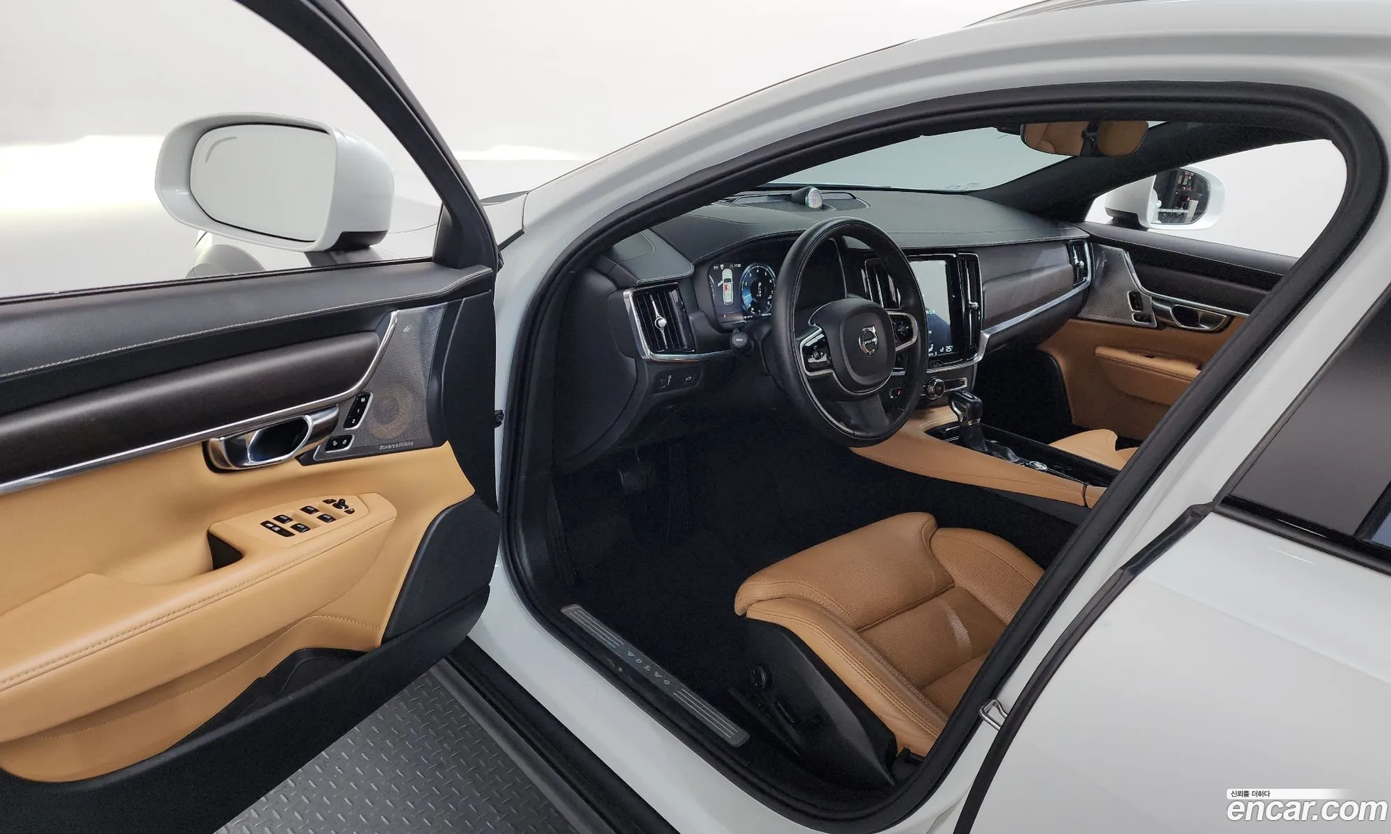 Volvo V90 Cross Country 2018 — 13
