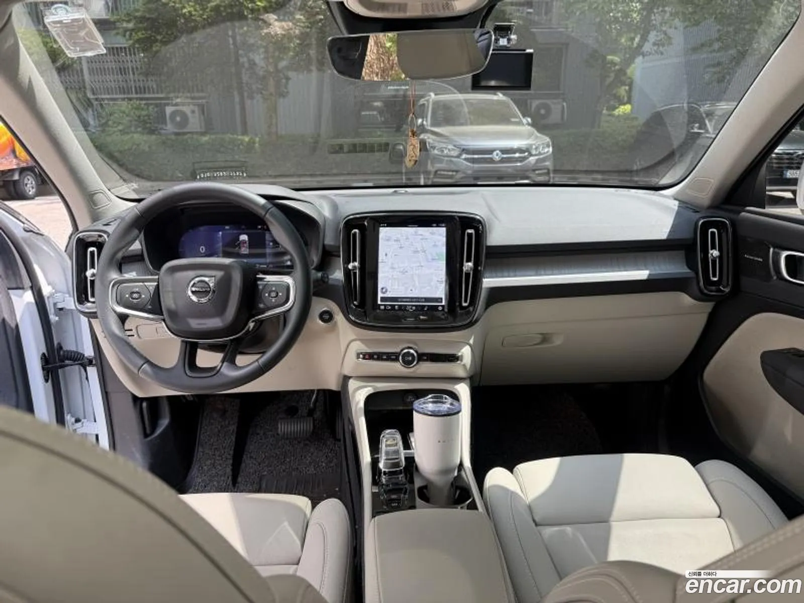 Volvo XC40 2024 — 12