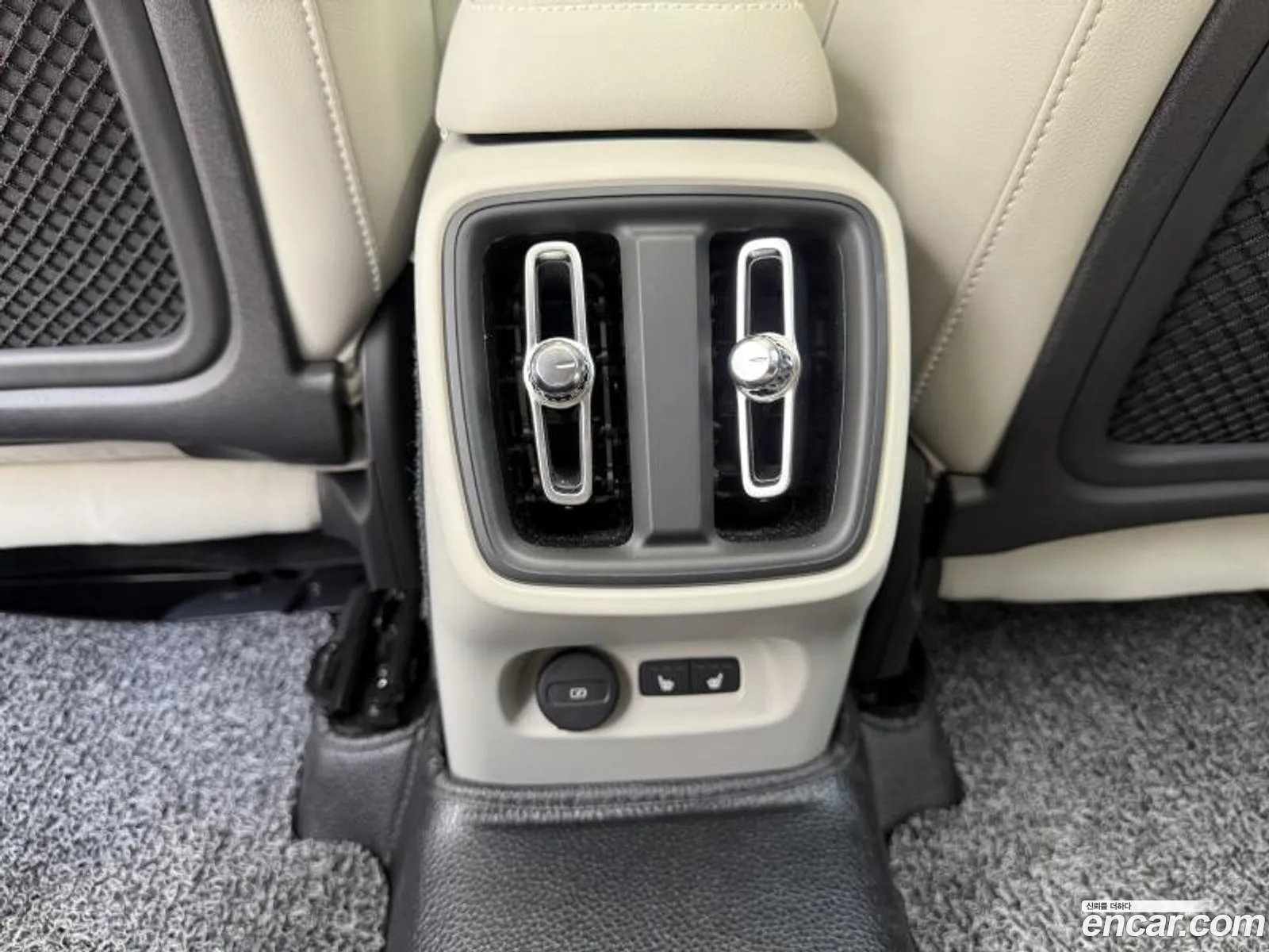 Volvo XC40 2024 — 7