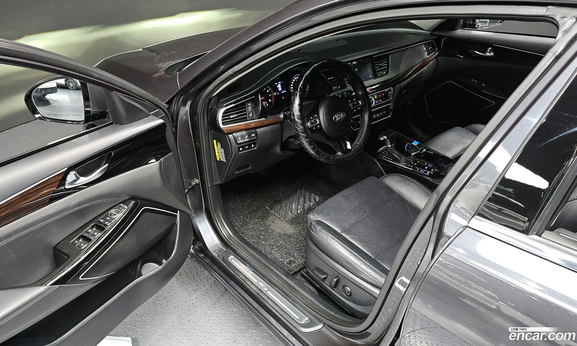 Kia K7 2019 — 10