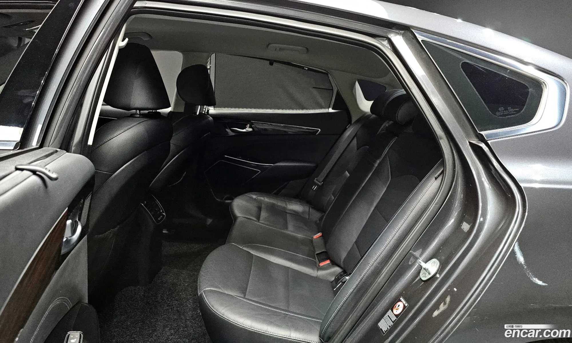 Kia K7 2019 — 17