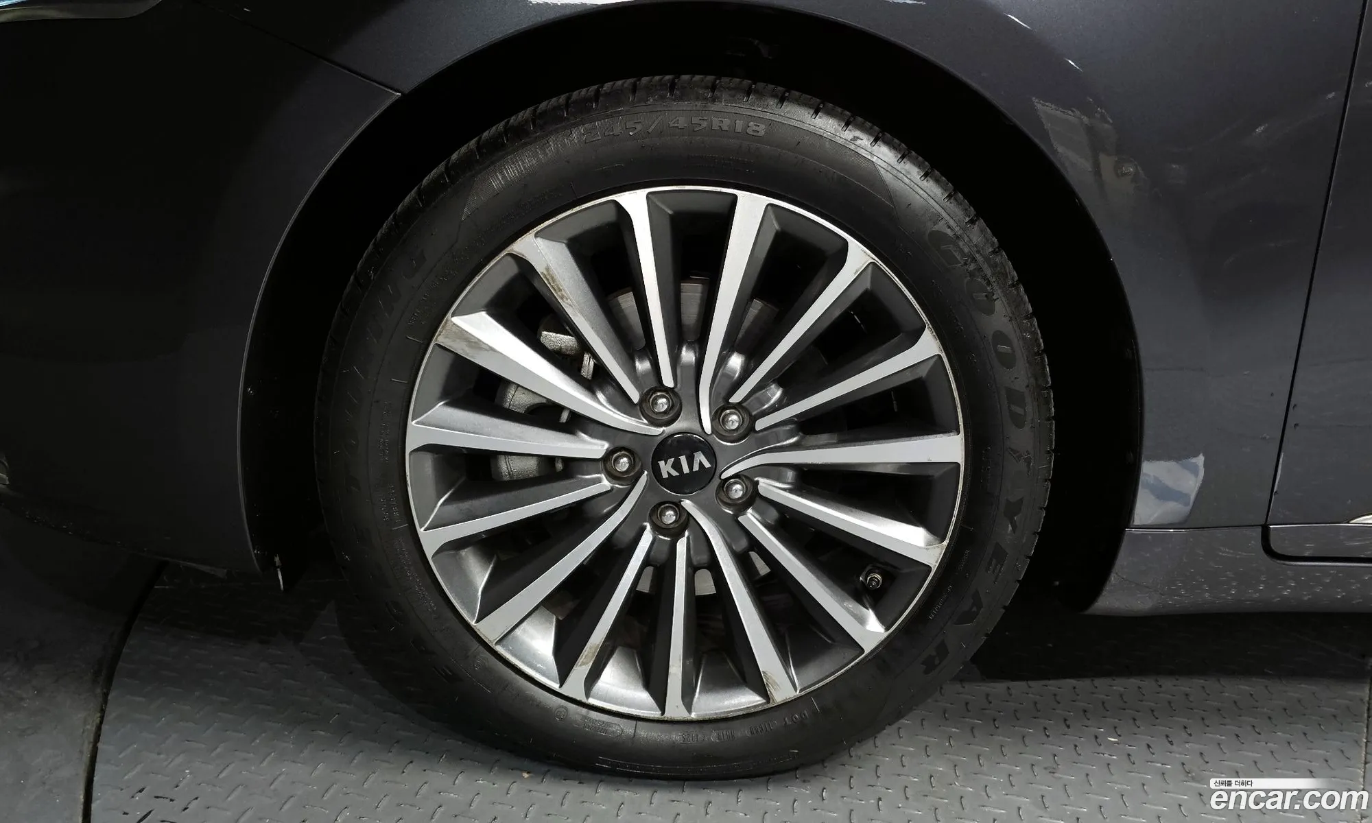 Kia K7 2019 — 13