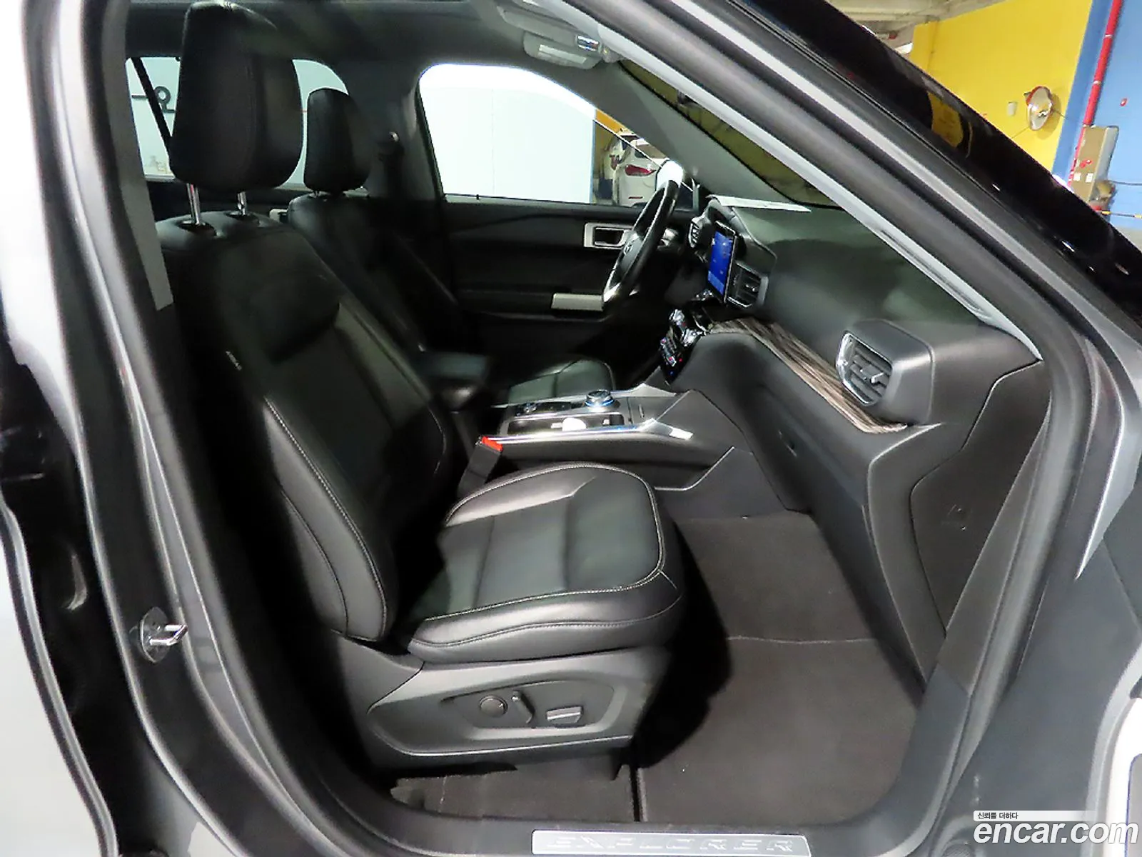 Ford Explorer 6th Gen 2021 — 2
