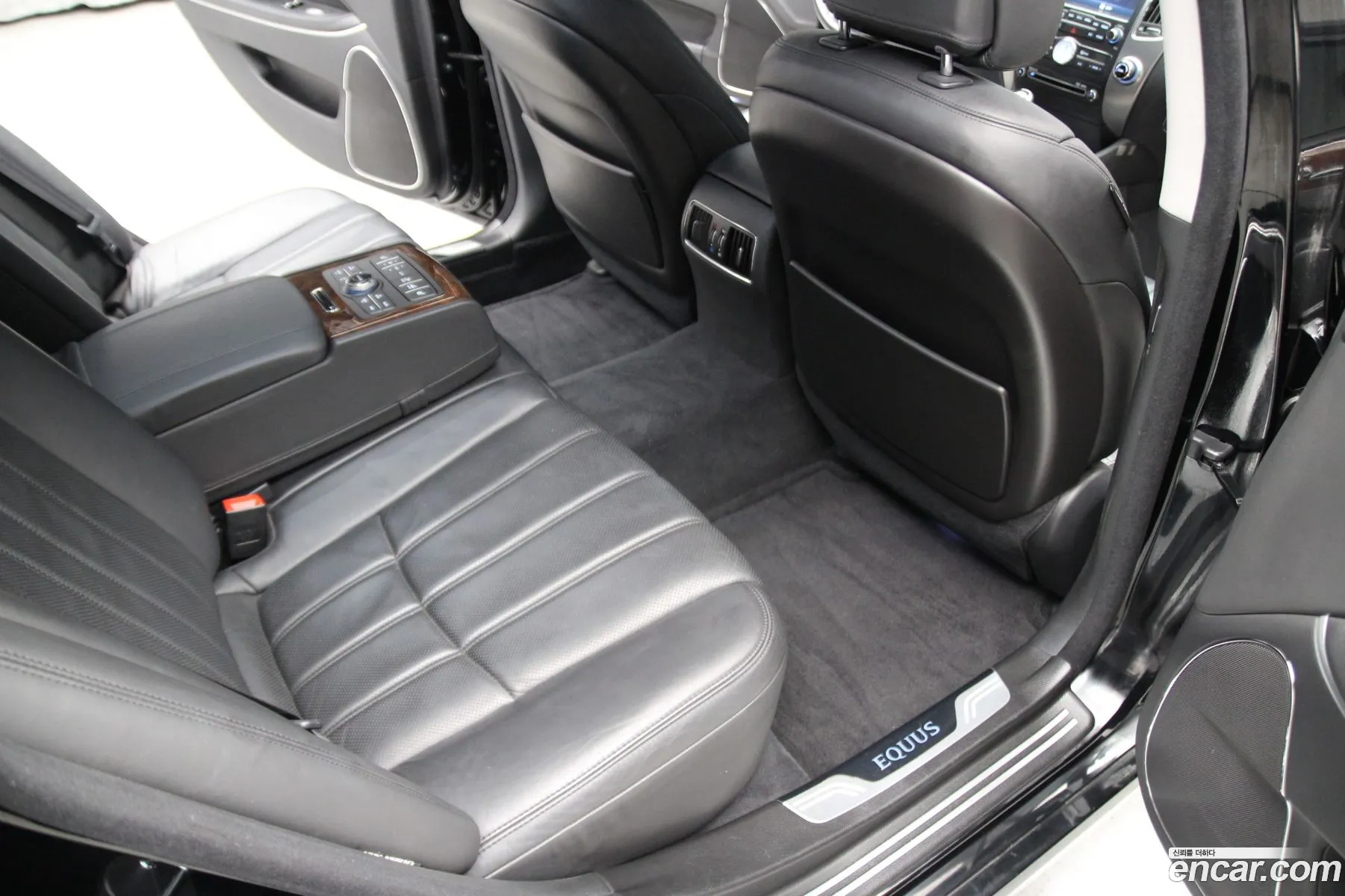Hyundai Equus 2009 — 13