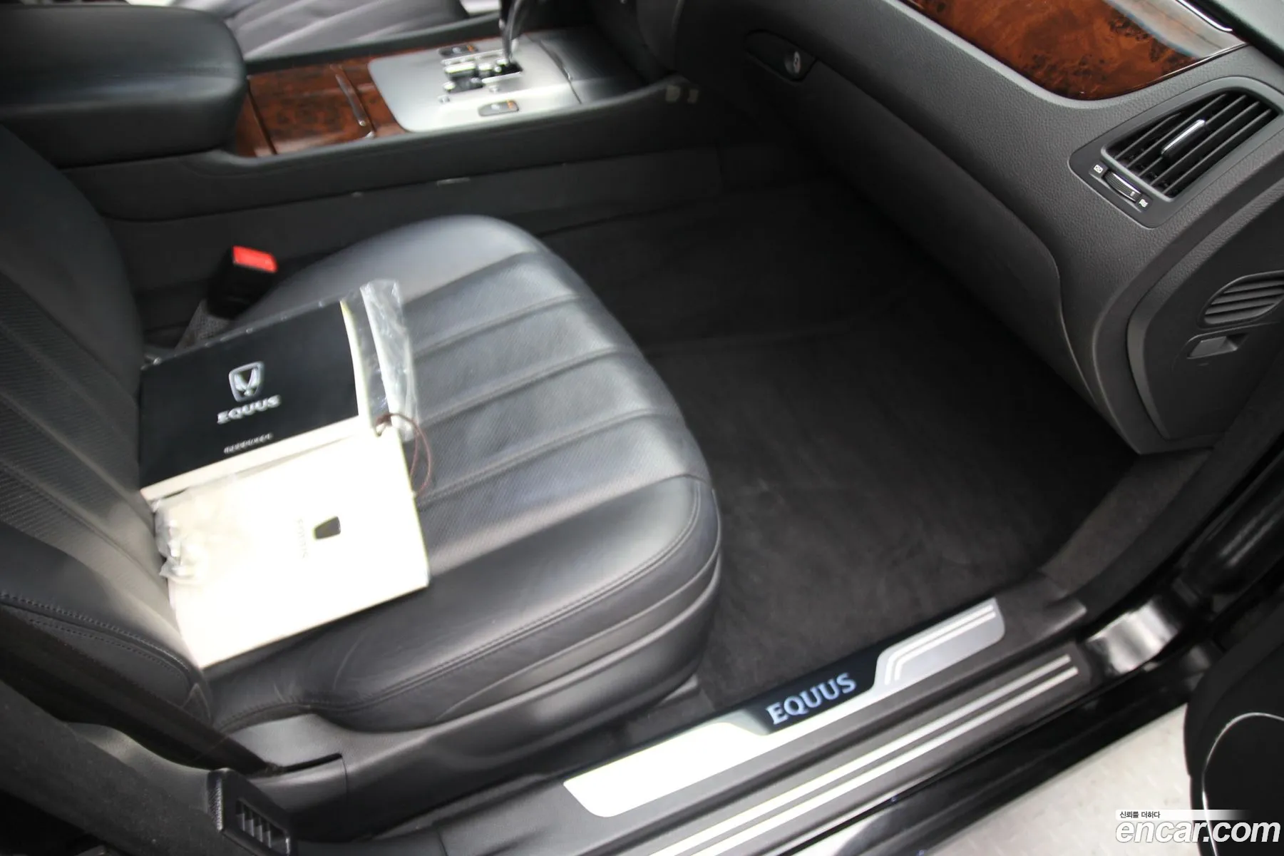 Hyundai Equus 2009 — 11