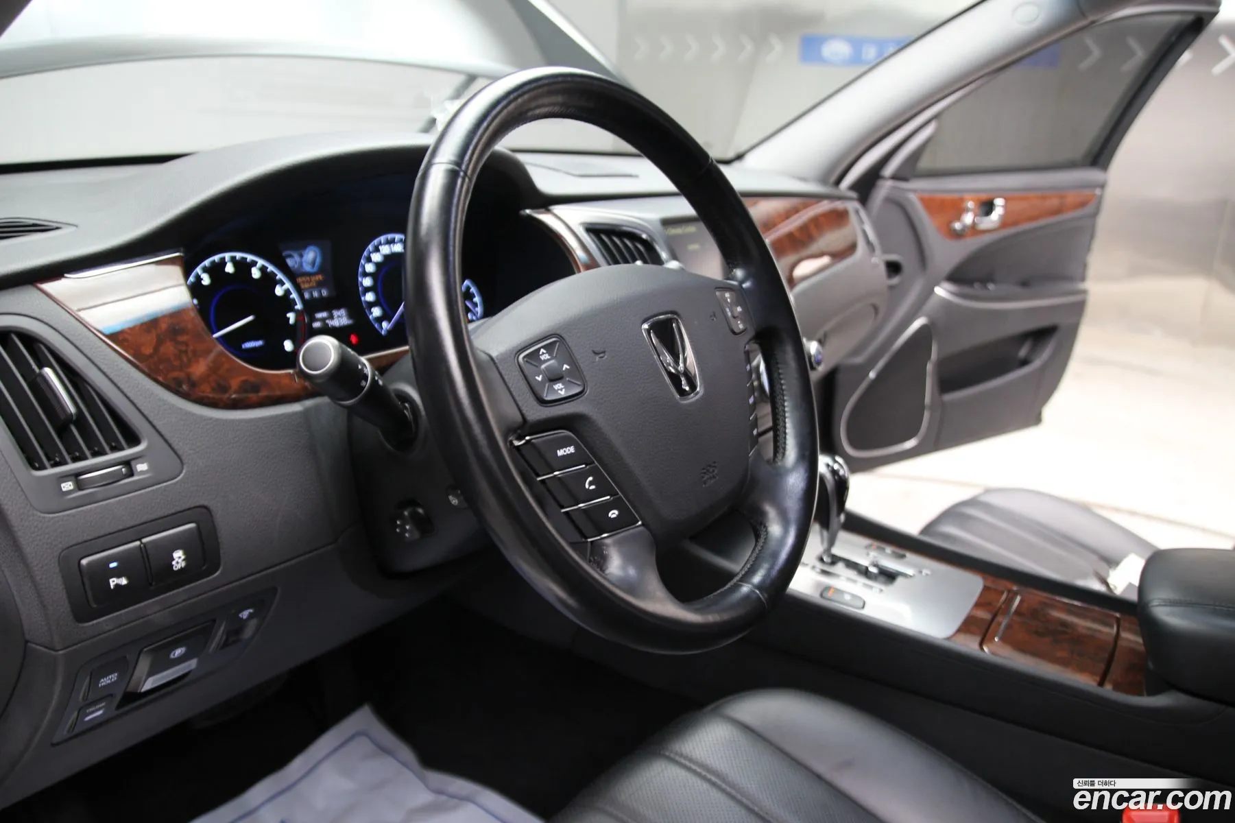 Hyundai Equus 2009 — 10