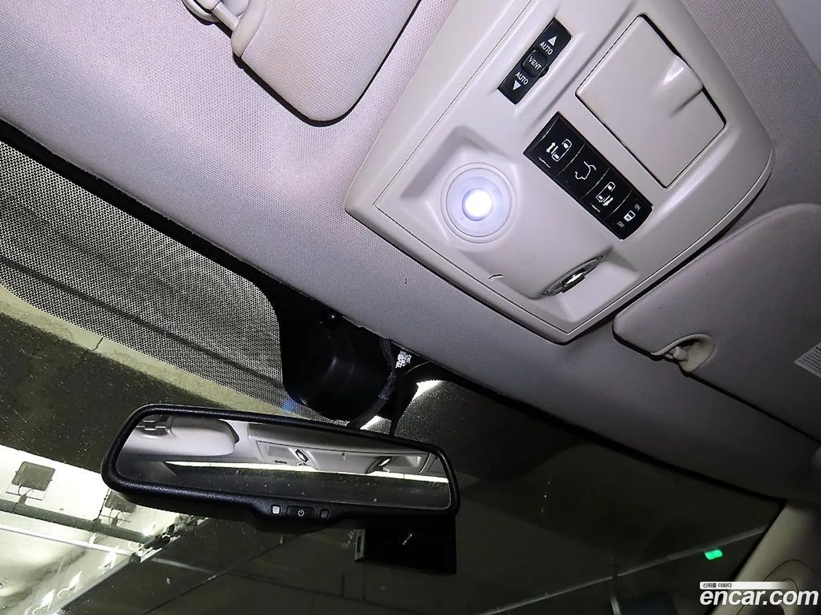 Chrysler Grand Voyager 2011 — 17