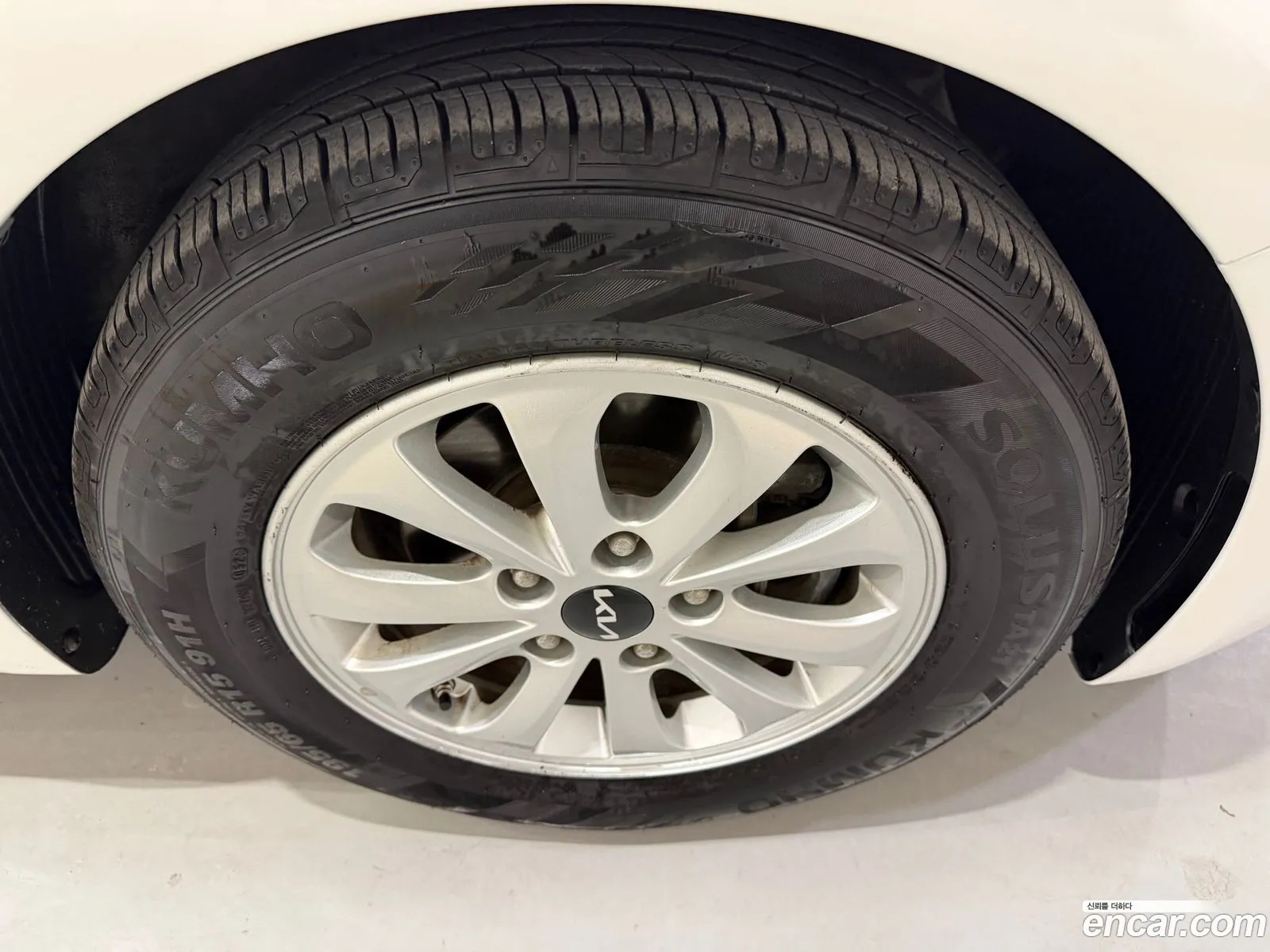 Kia K3 2017 — 18