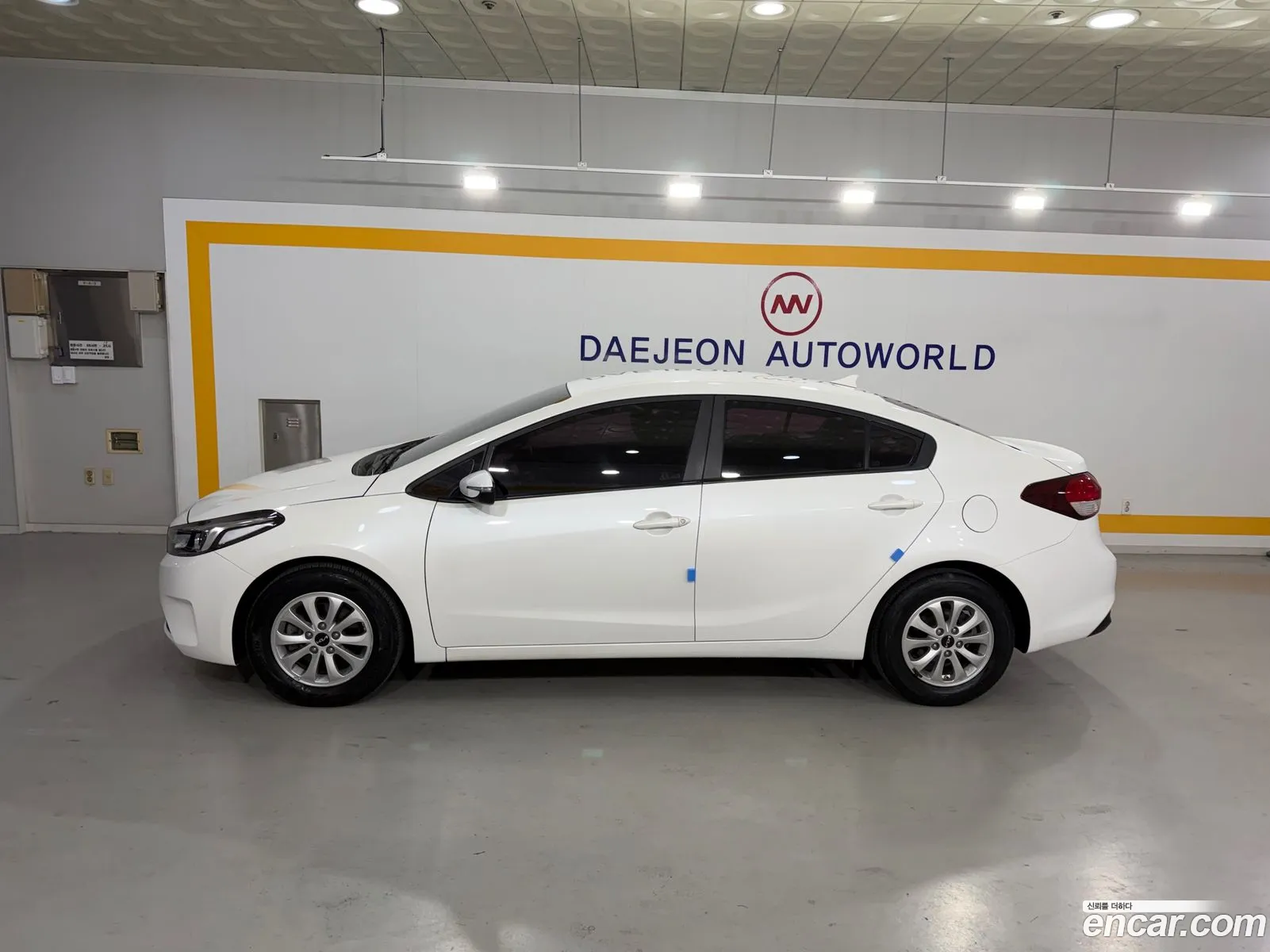Kia K3 2017 — 19