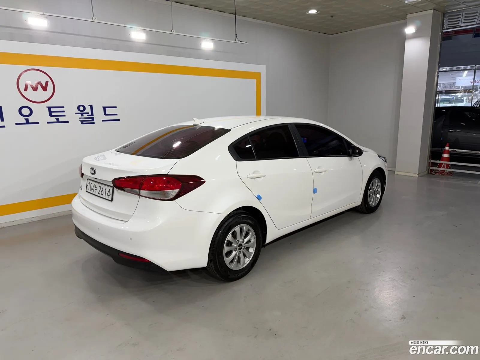 Kia K3 2017 — 14