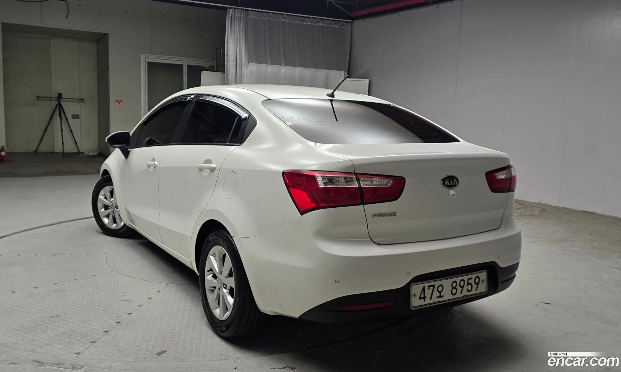 Kia Pride 2014 — 15