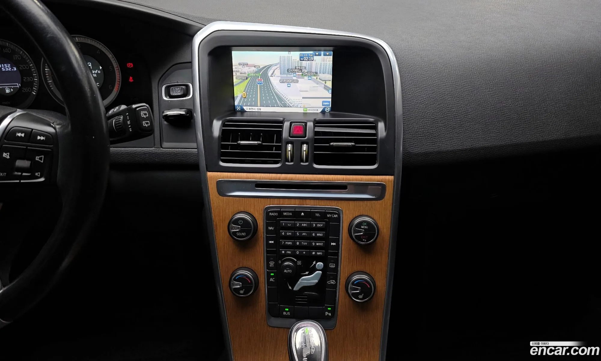 Volvo XC60 2013 YV1DZ88K0D2401393 — 2