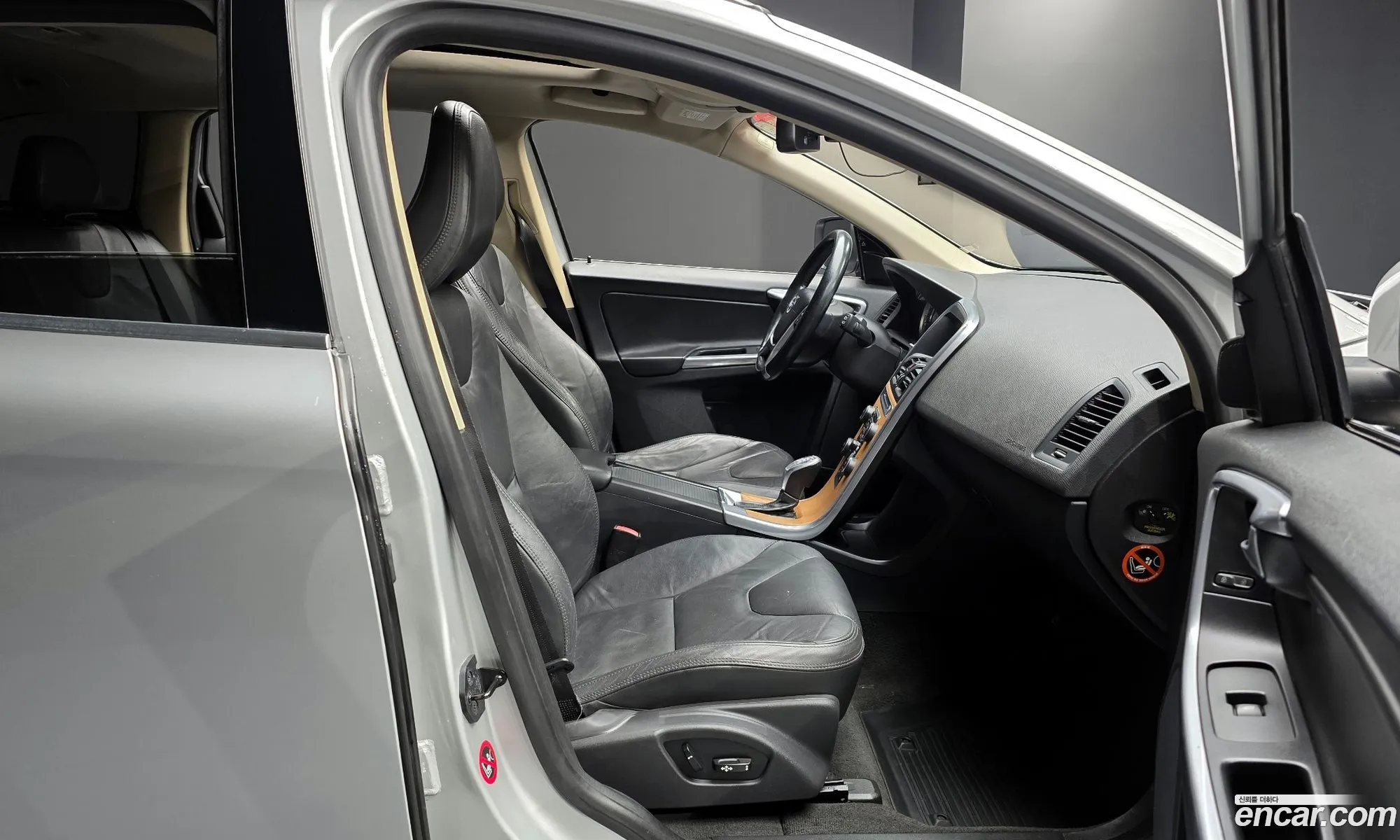 Volvo XC60 2013 YV1DZ88K0D2401393 — 17