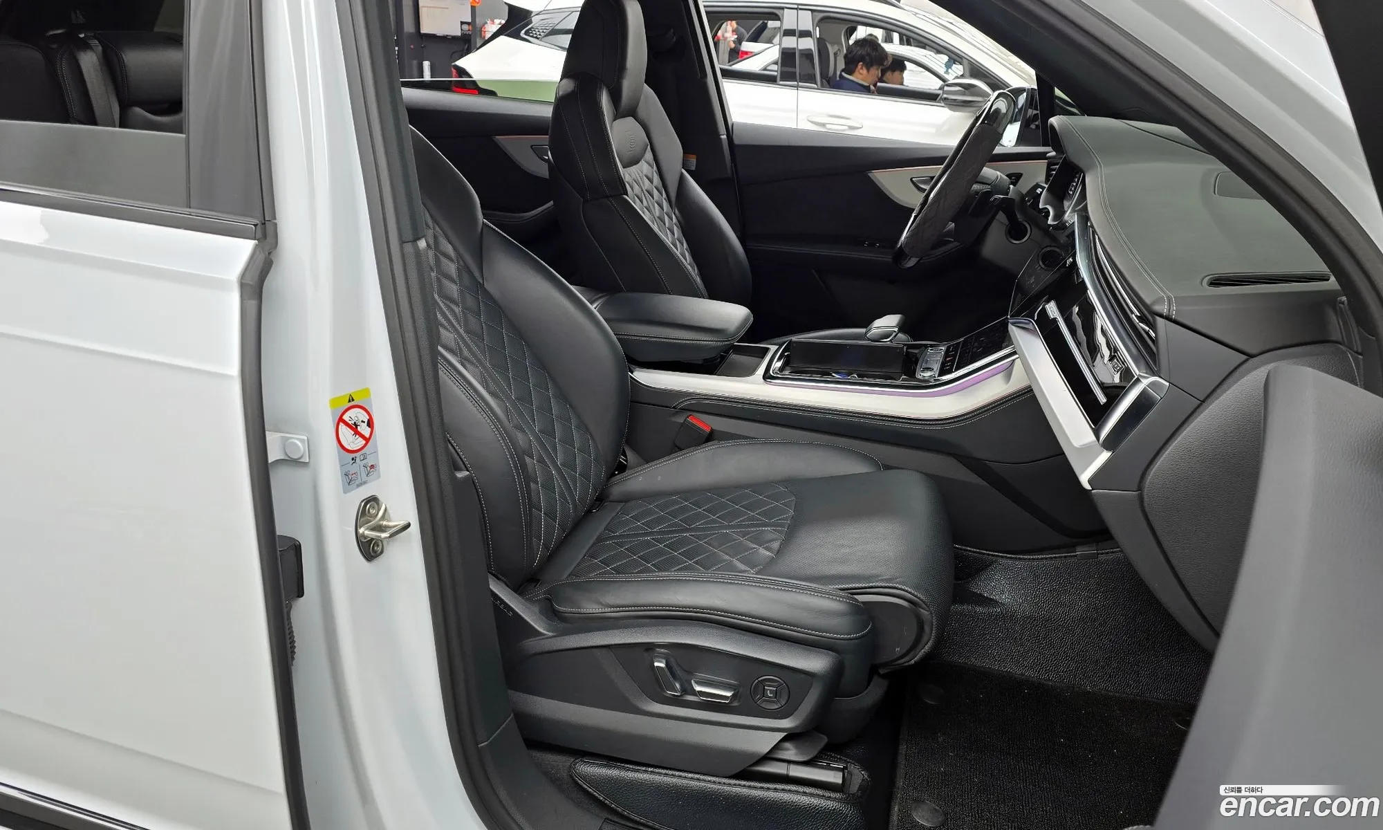 Audi Q7 2022 WAUZZZ4M1ND027123 — 4