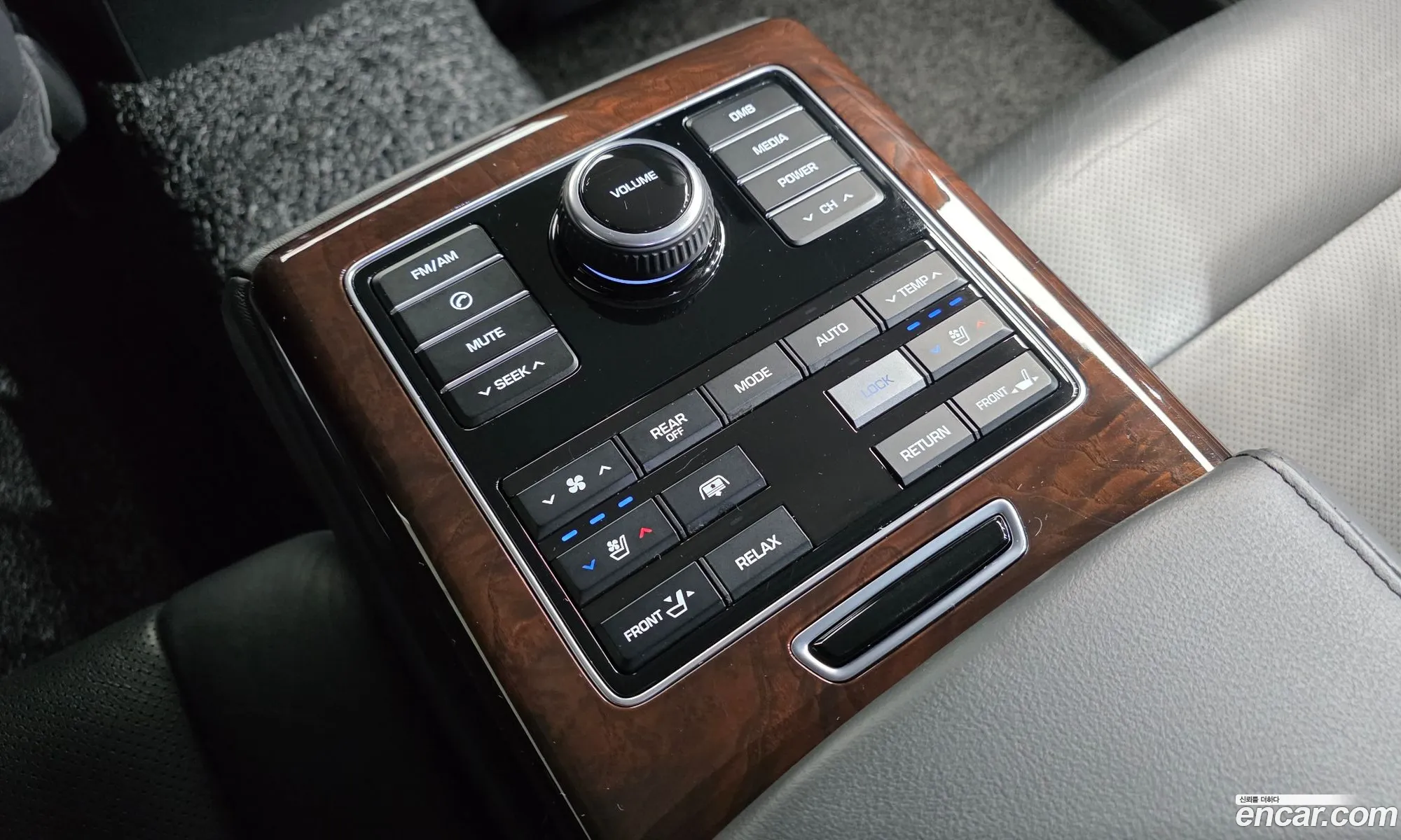 Hyundai Equus 2014 — 9