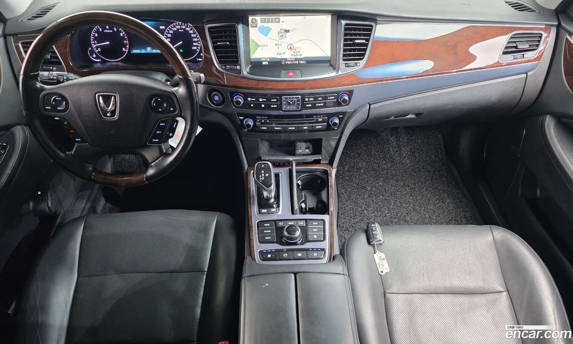 Hyundai Equus 2014 — 17