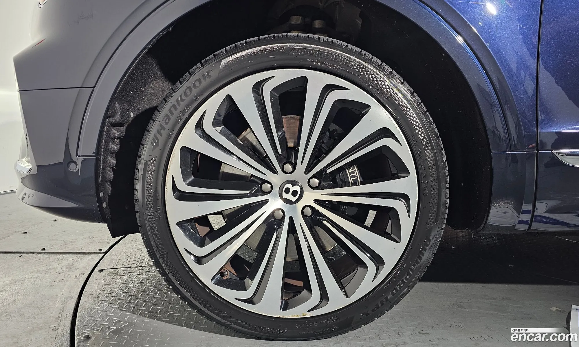 Bentley Bentayga 2022 SJAAM14V3NC012722 — 5
