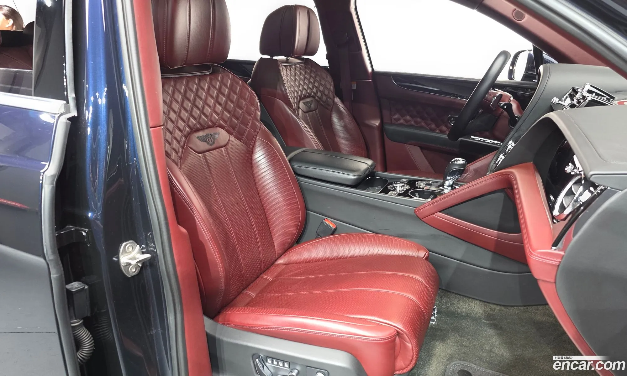 Bentley Bentayga 2022 SJAAM14V3NC012722 — 4