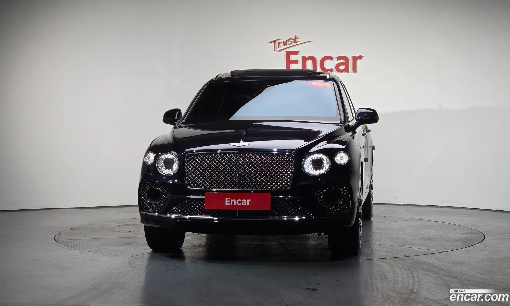 Bentley Bentayga 2022 SJAAM14V3NC012722 — 9