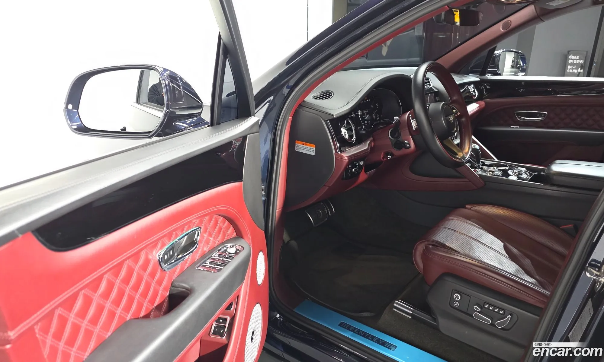 Bentley Bentayga 2022 SJAAM14V3NC012722 — 15
