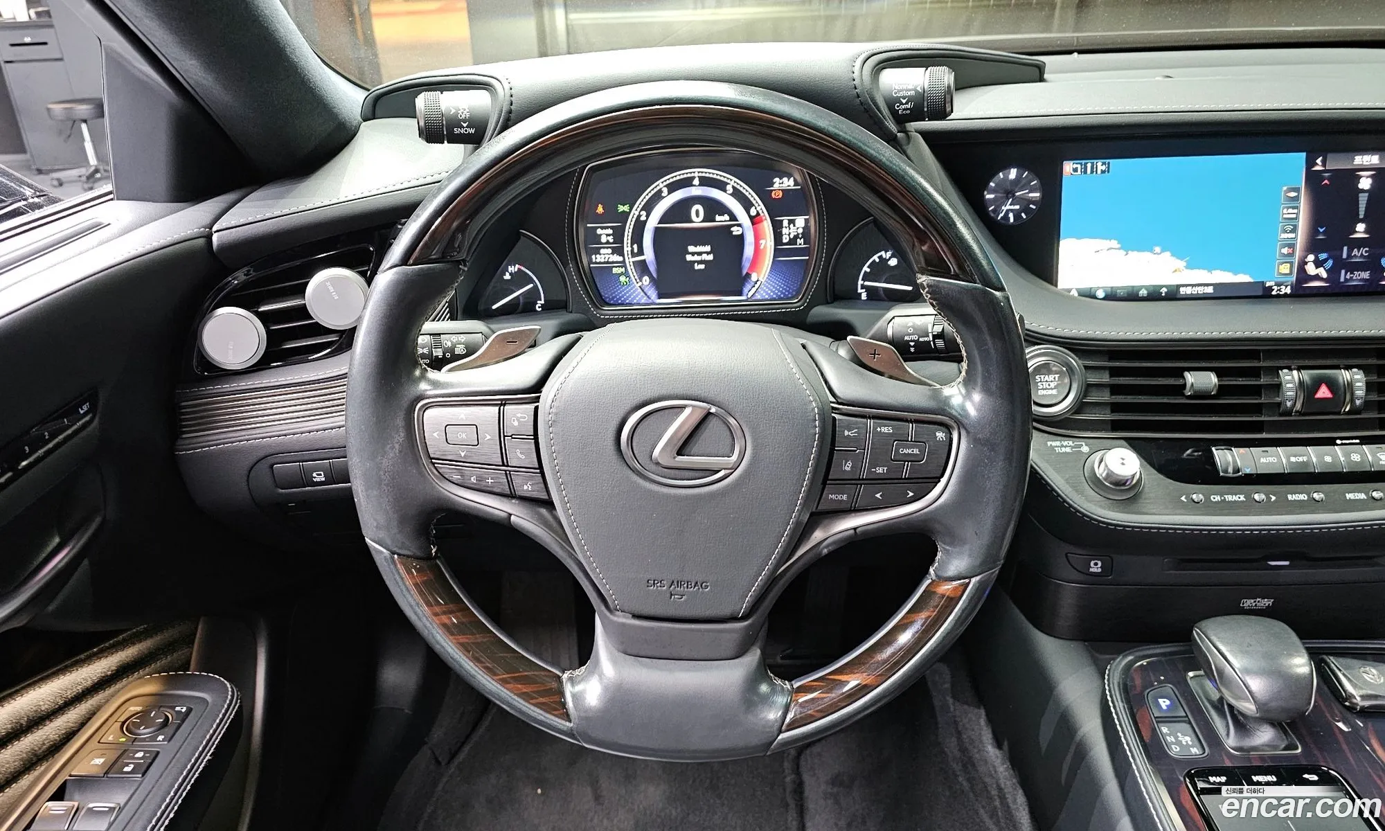 Lexus LS500 2018 — 12