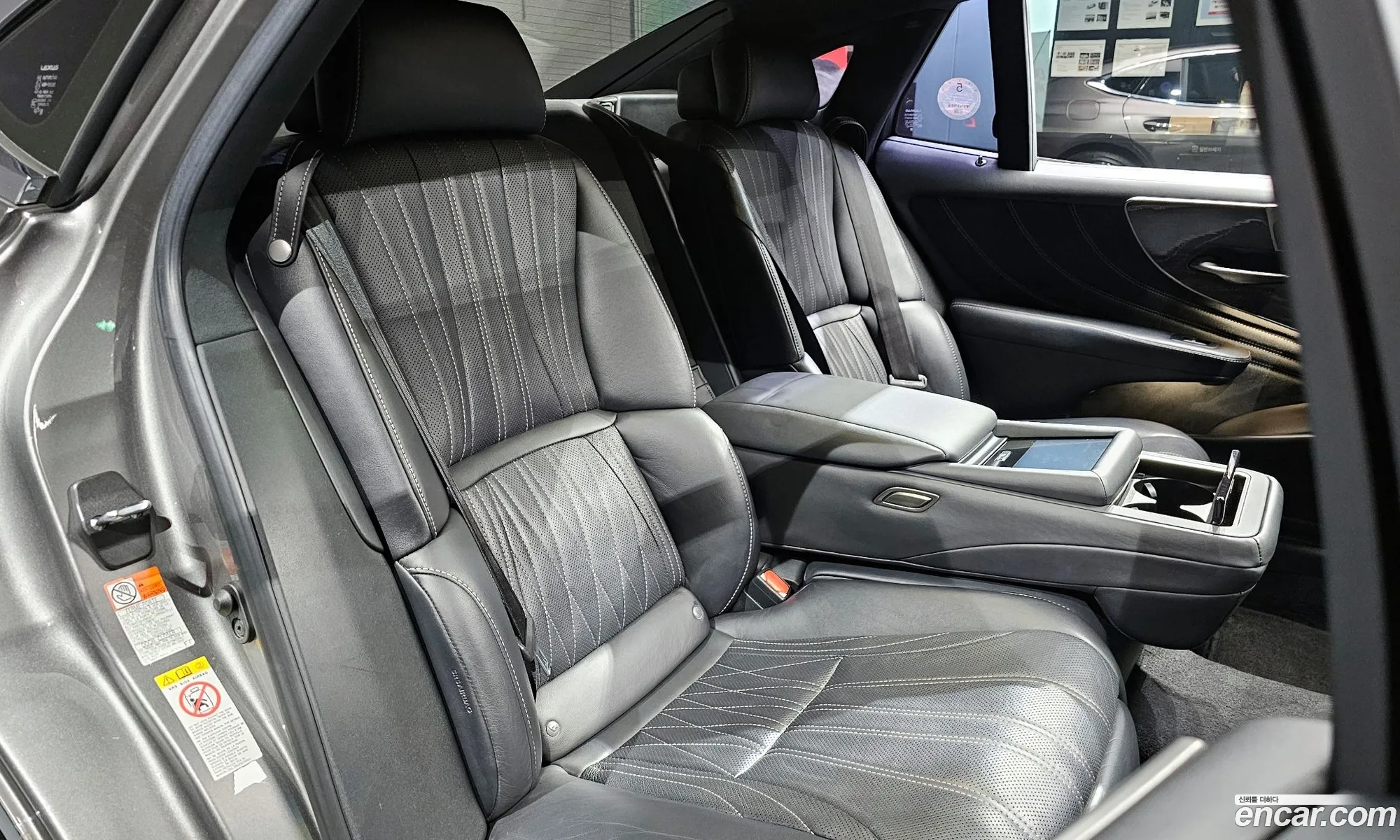 Lexus LS500 2018 — 11