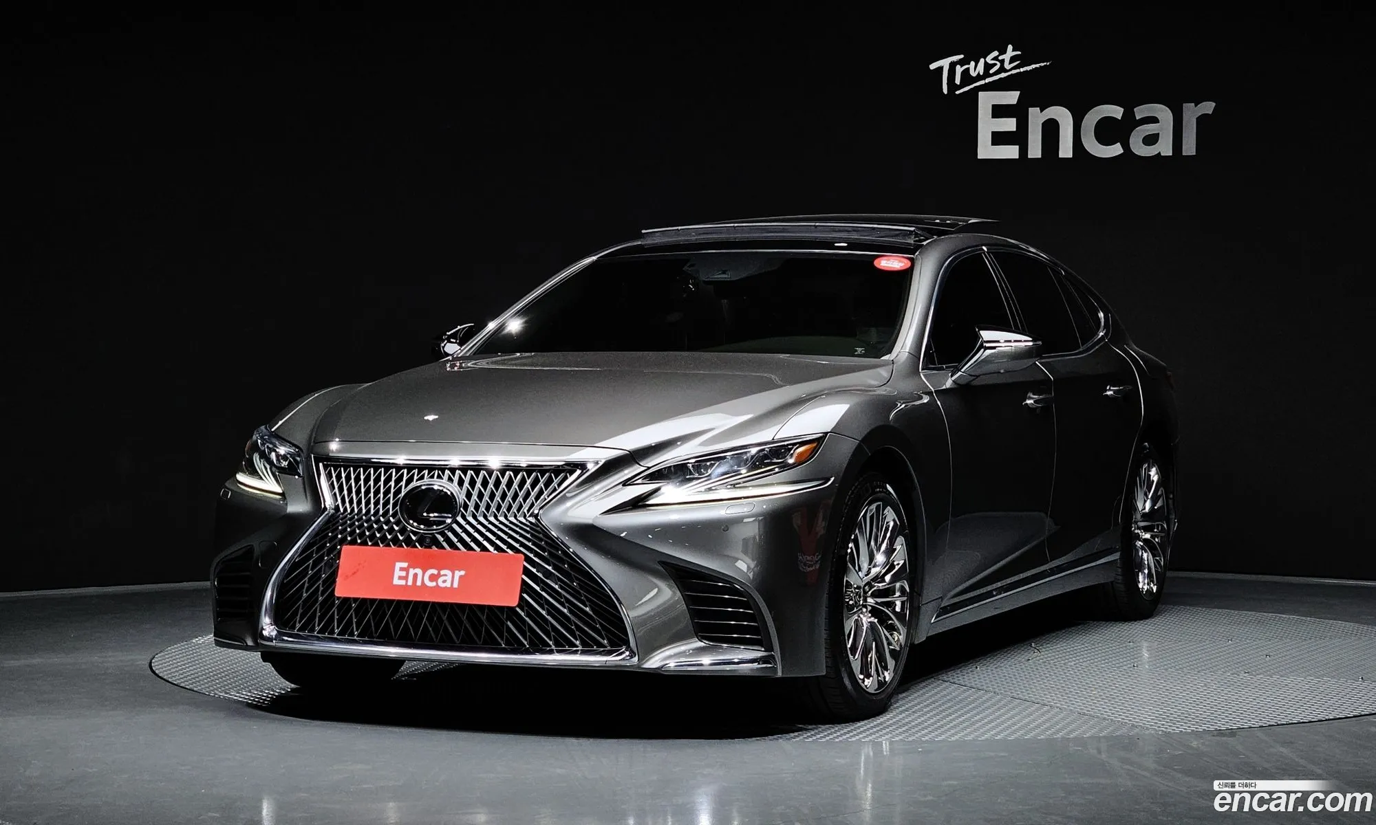 Lexus LS500 2018 — 17