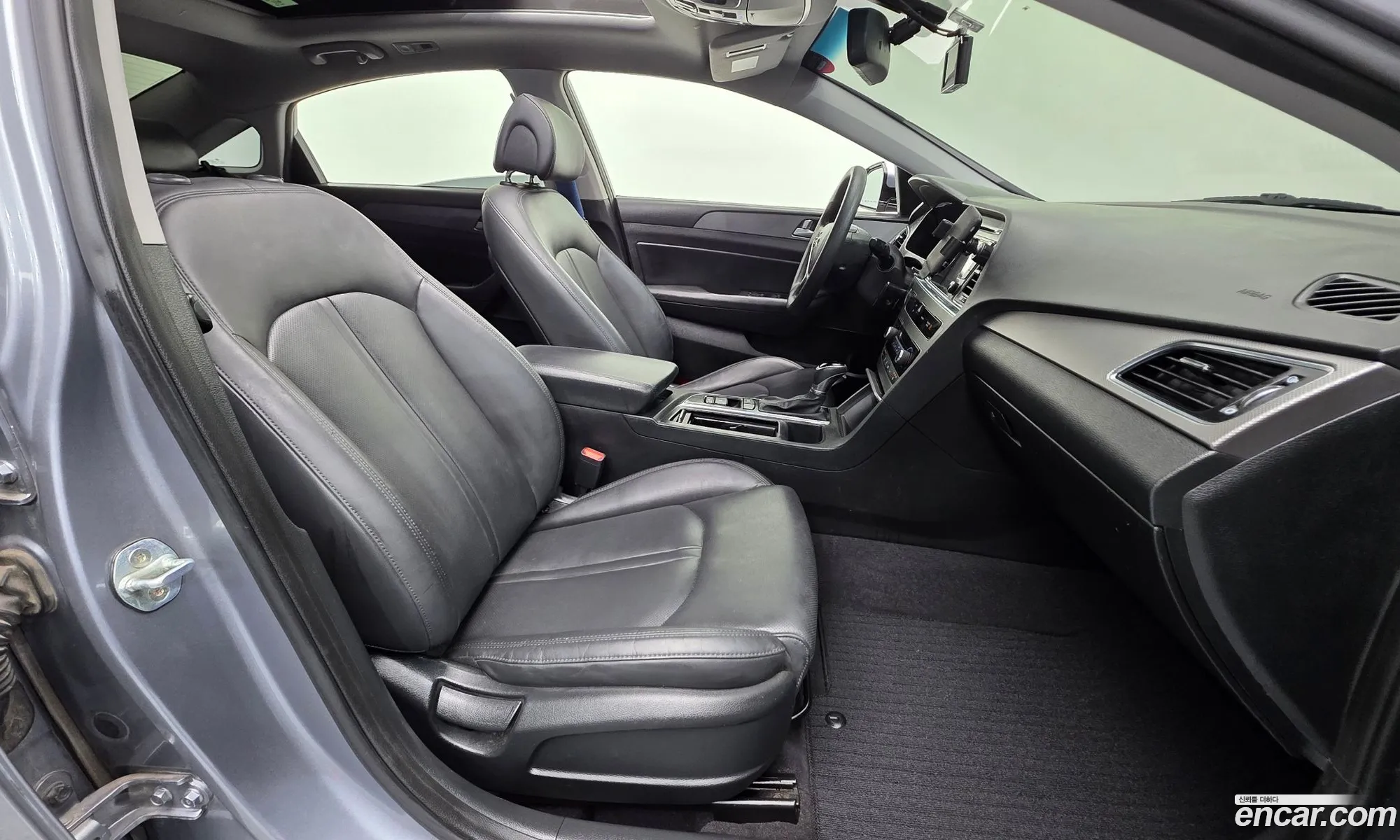 Hyundai LF Sonata 2016 — 17