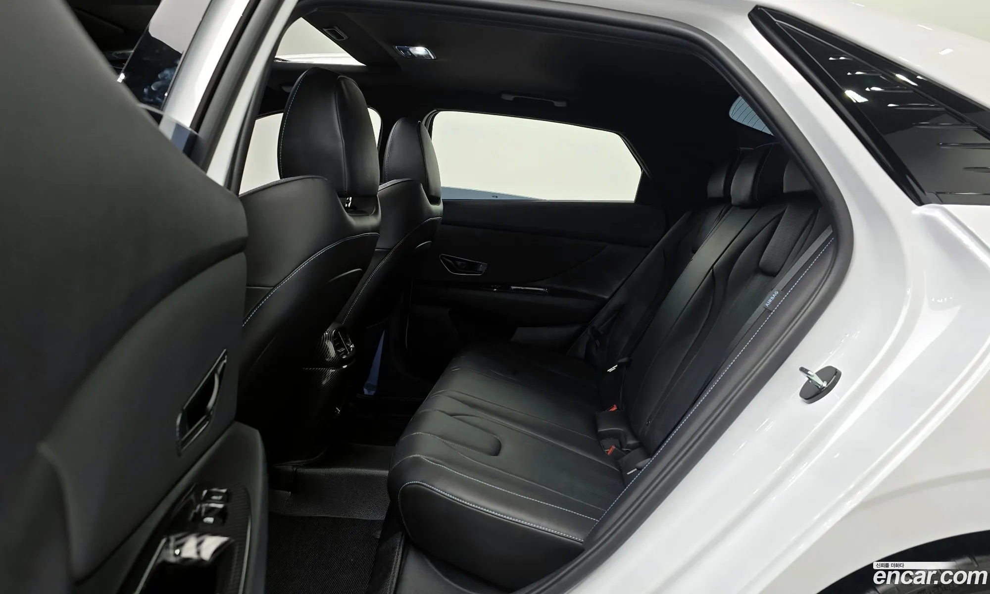 Hyundai Elantra 2025 — 18