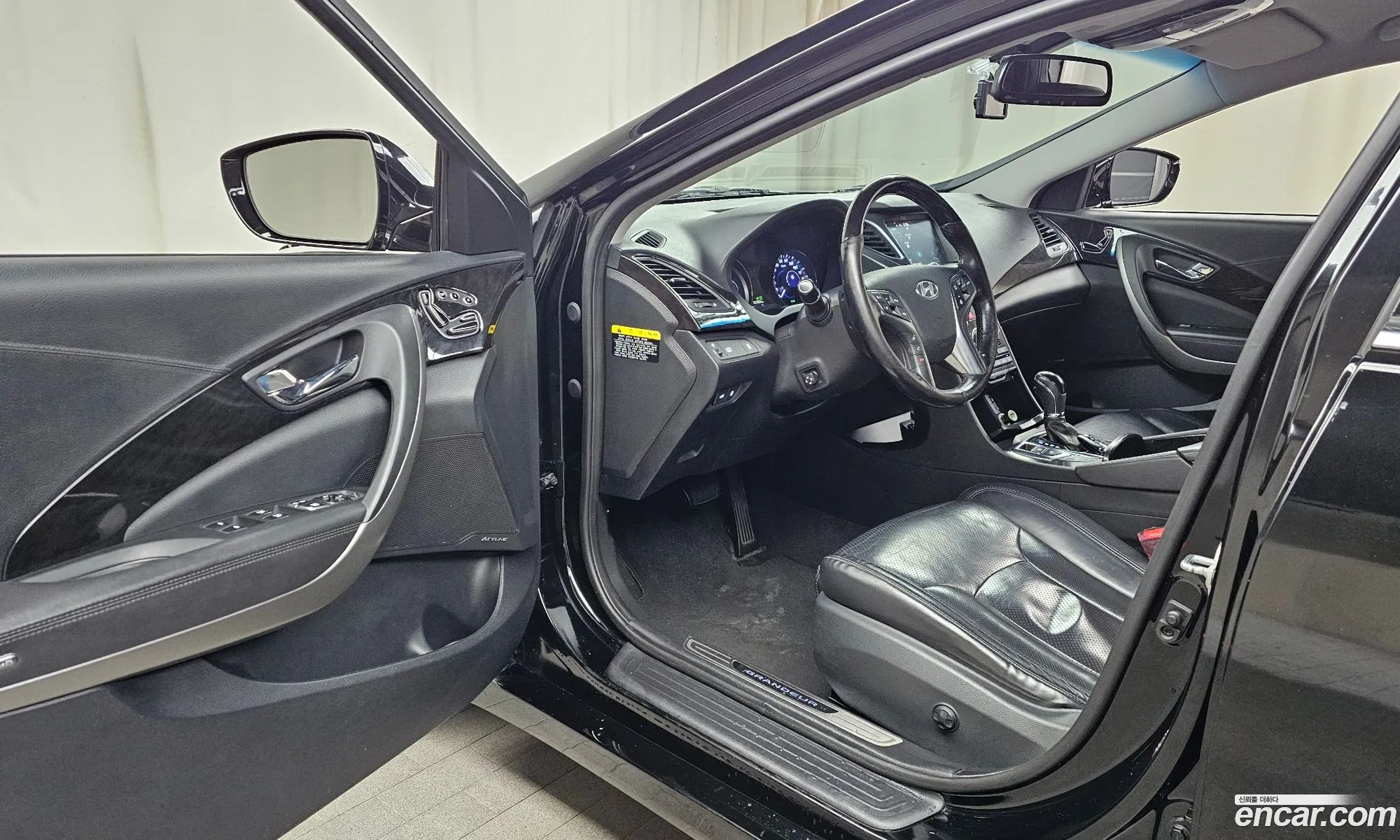 Hyundai Grandeur HG Hybrid 2015 — 4