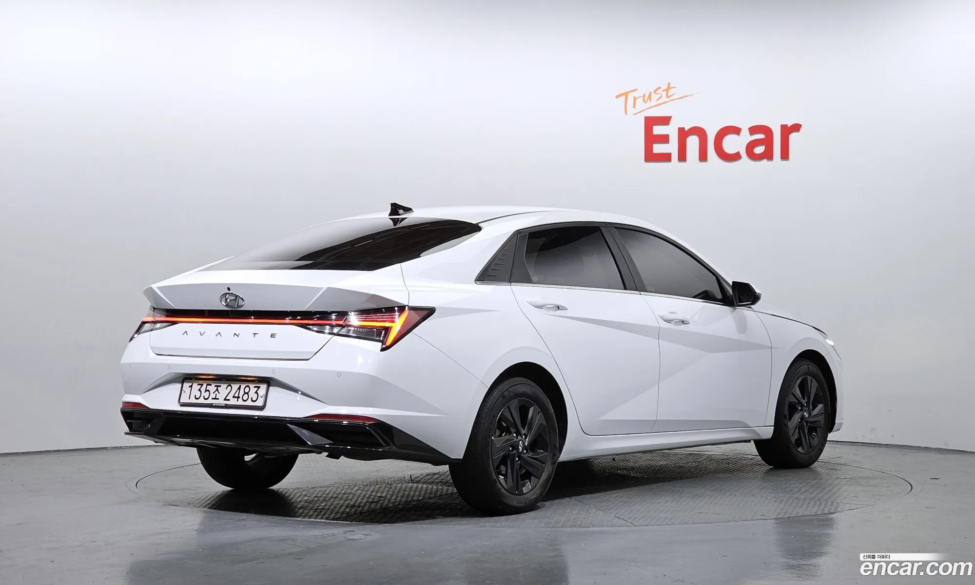 Hyundai Elantra 2021 — 17