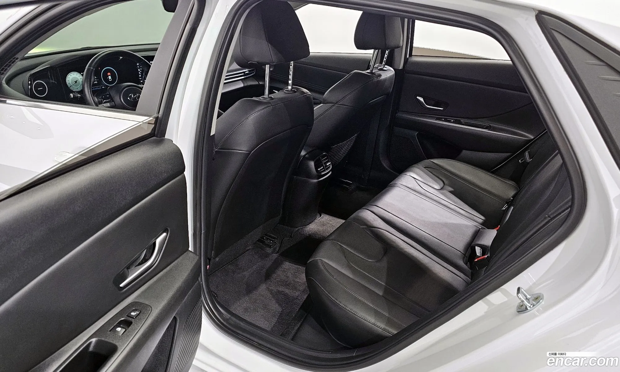 Hyundai Elantra 2021 — 18
